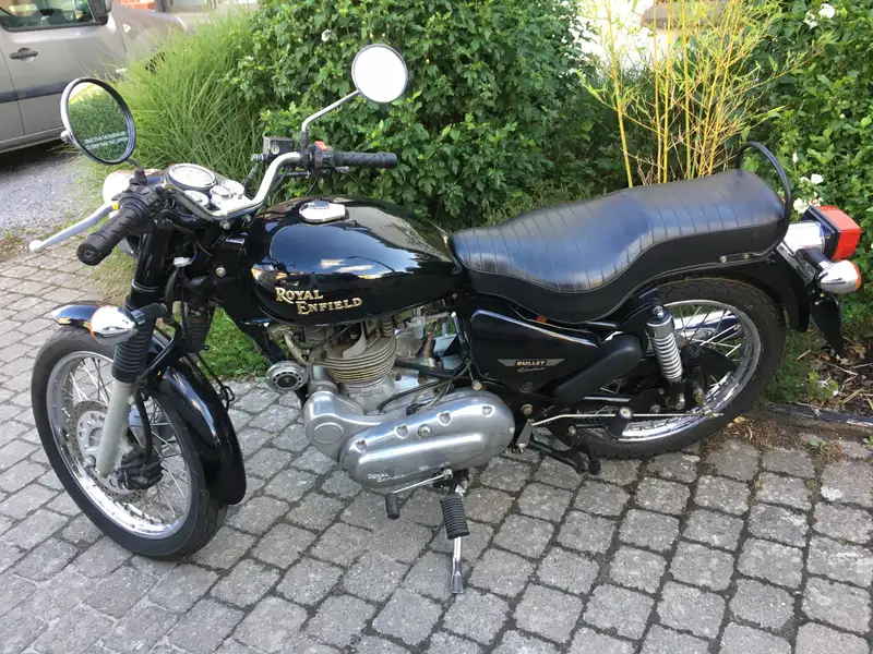Royal Enfield Bullet - foto 2