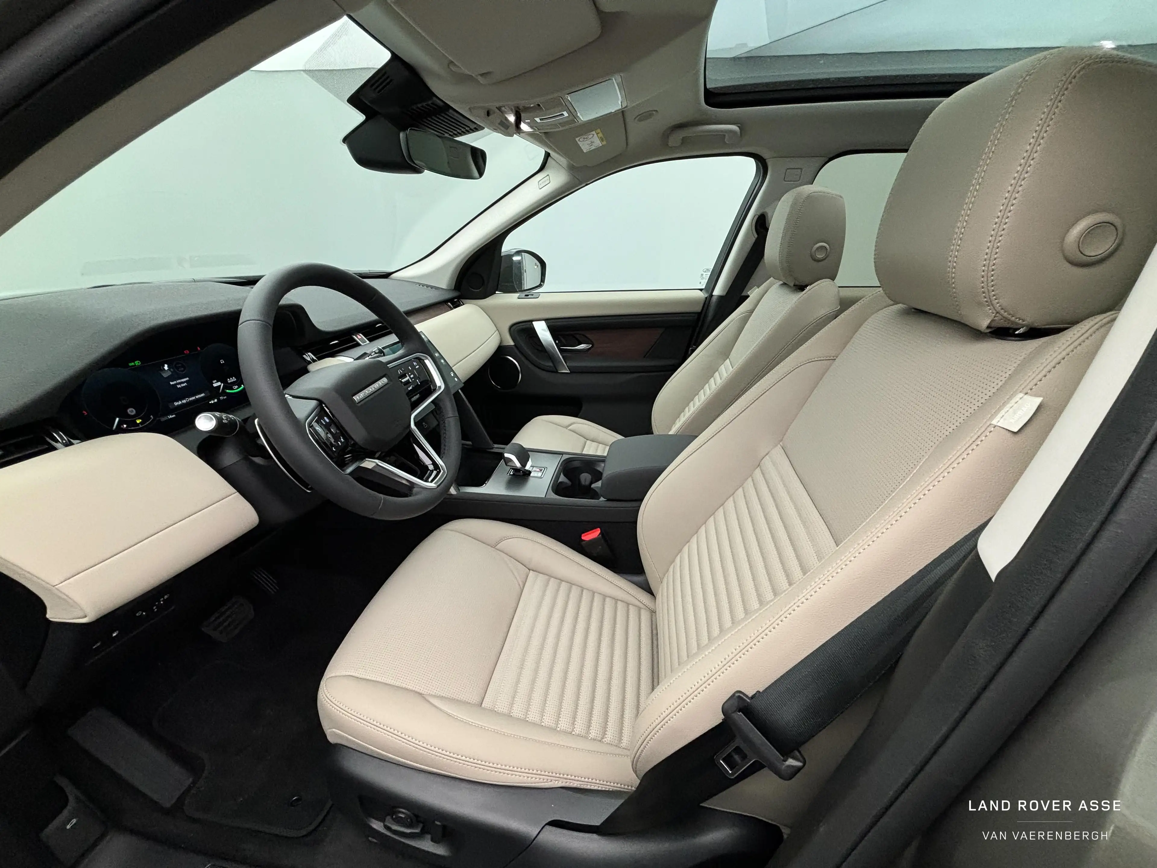 Land Rover Discovery Sport P270e S AWD — photo 10