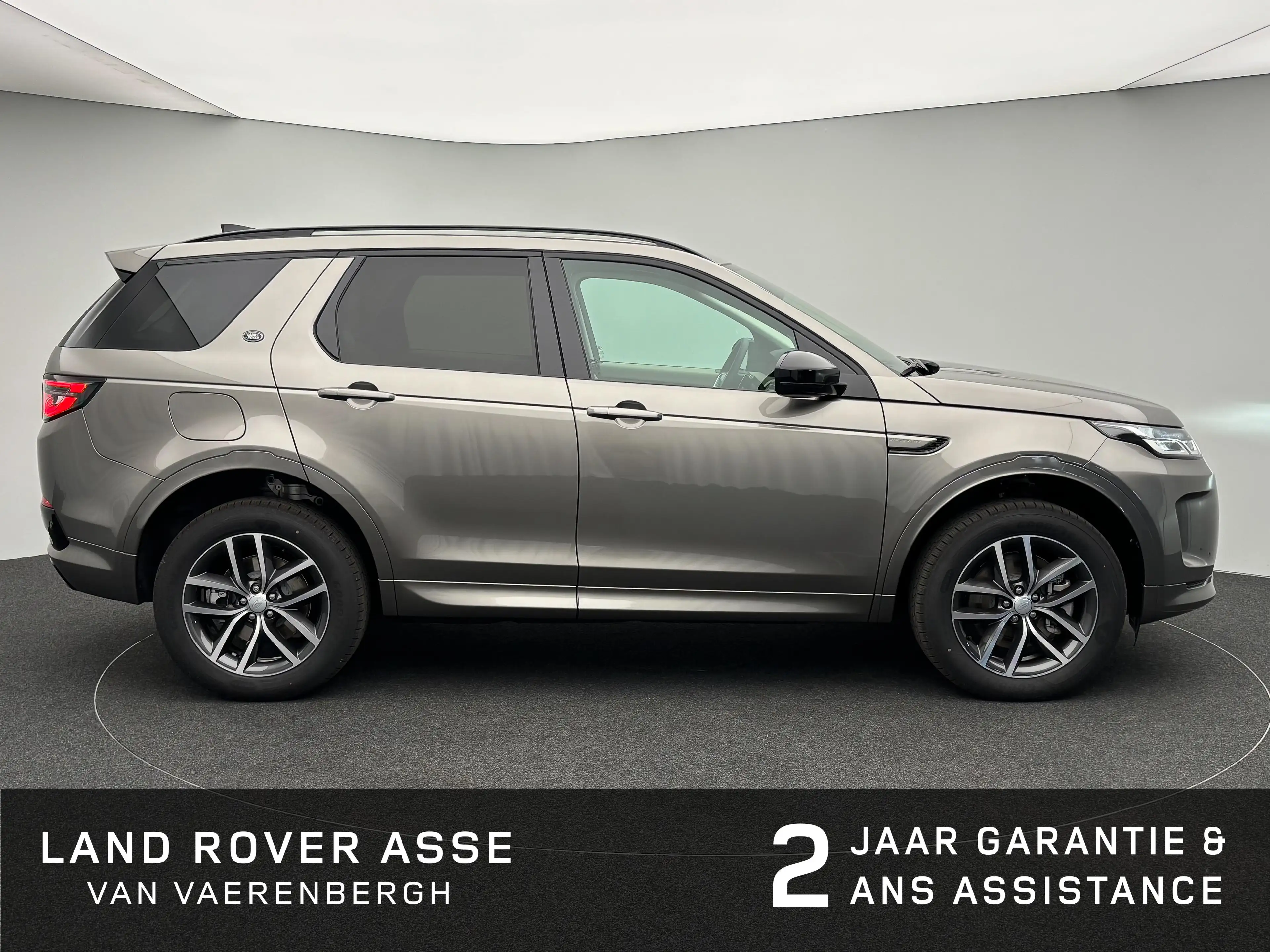 Land Rover Discovery Sport P270e S AWD — photo 12