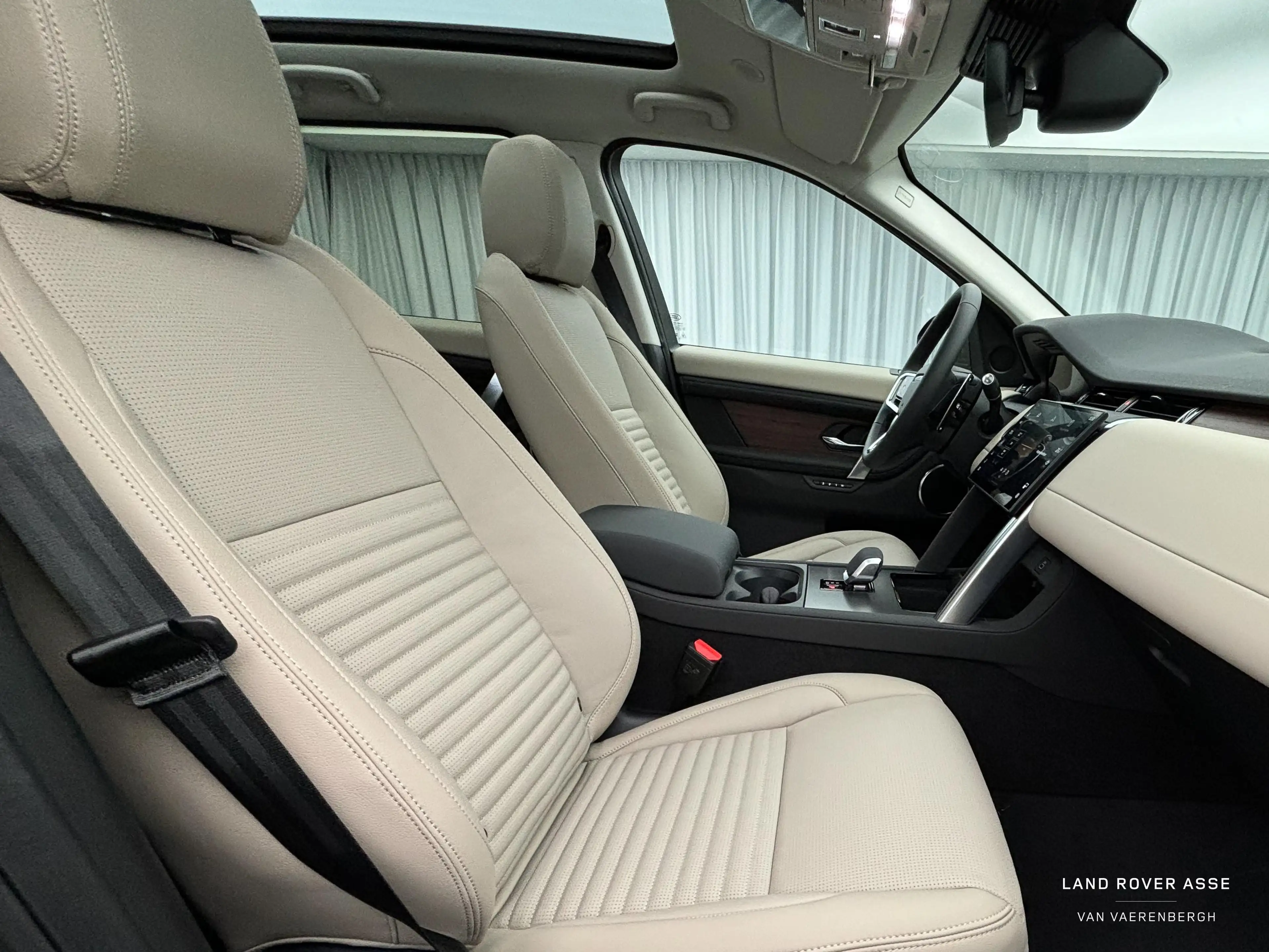 Land Rover Discovery Sport P270e S AWD — photo 3