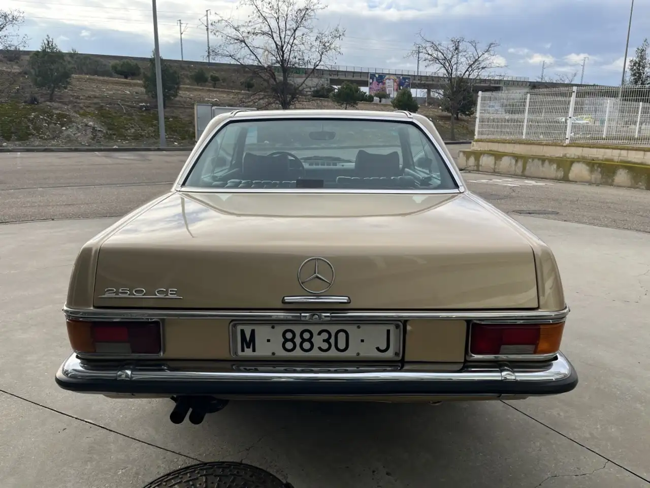 Mercedes-Benz 250 CE (114), foto 6