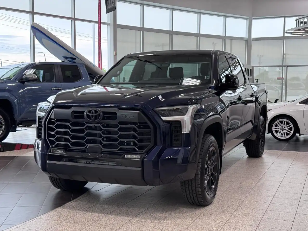 Toyota Tundra снимка Toyota Tundra