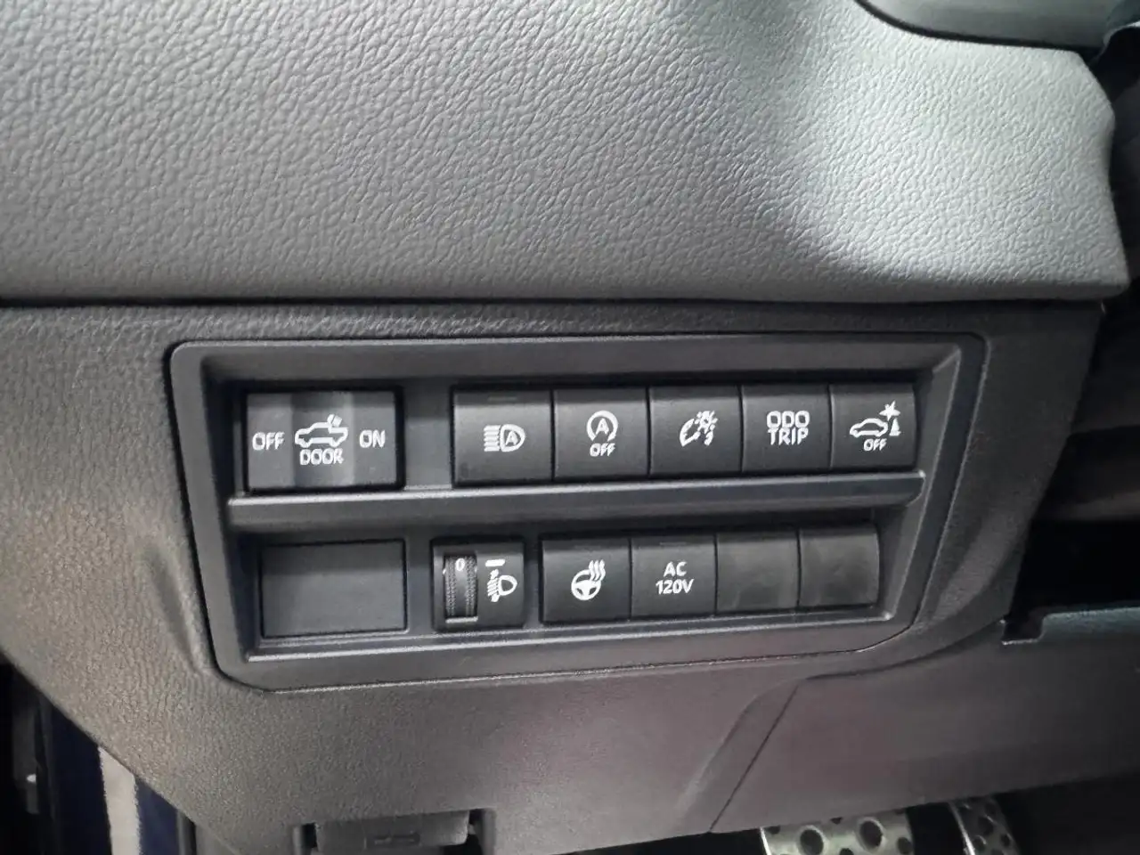 Toyota Tundra снимка Toyota Tundra