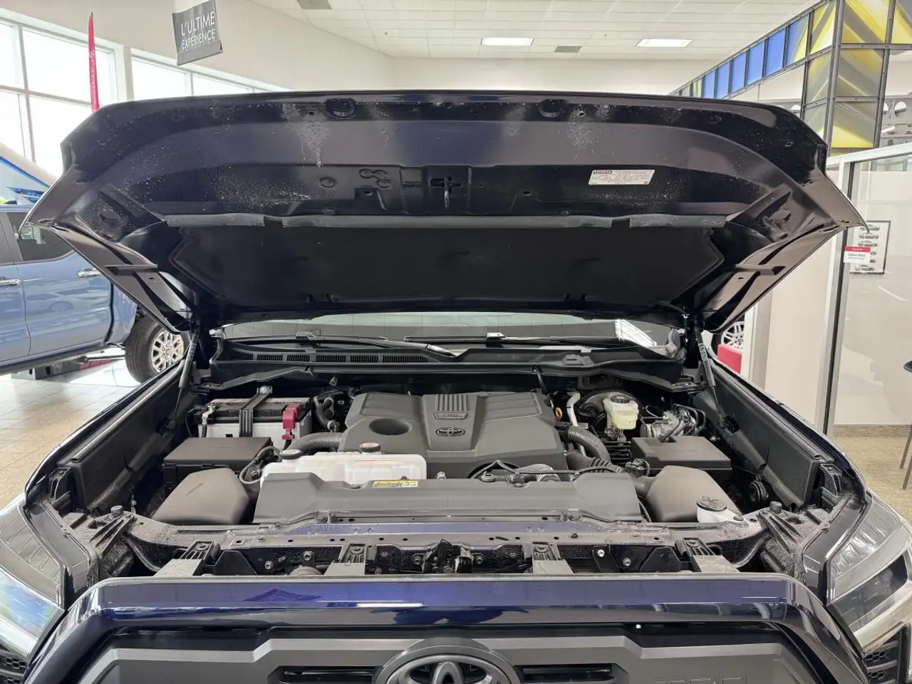 Toyota Tundra снимка Toyota Tundra