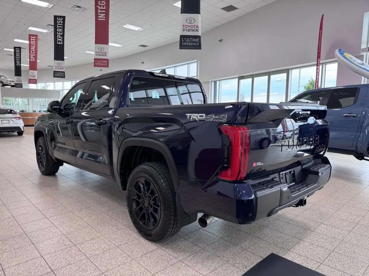 Toyota Tundra снимка Toyota Tundra