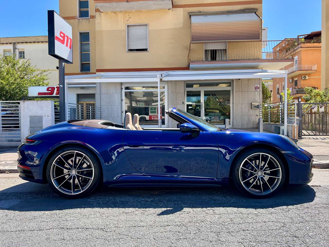 Porsche 992 Cabrio 3.0 Carrera 4 auto Bose Radar 21" Pelle