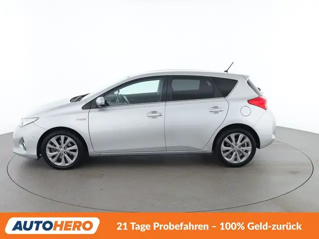 Toyota Auris view 3