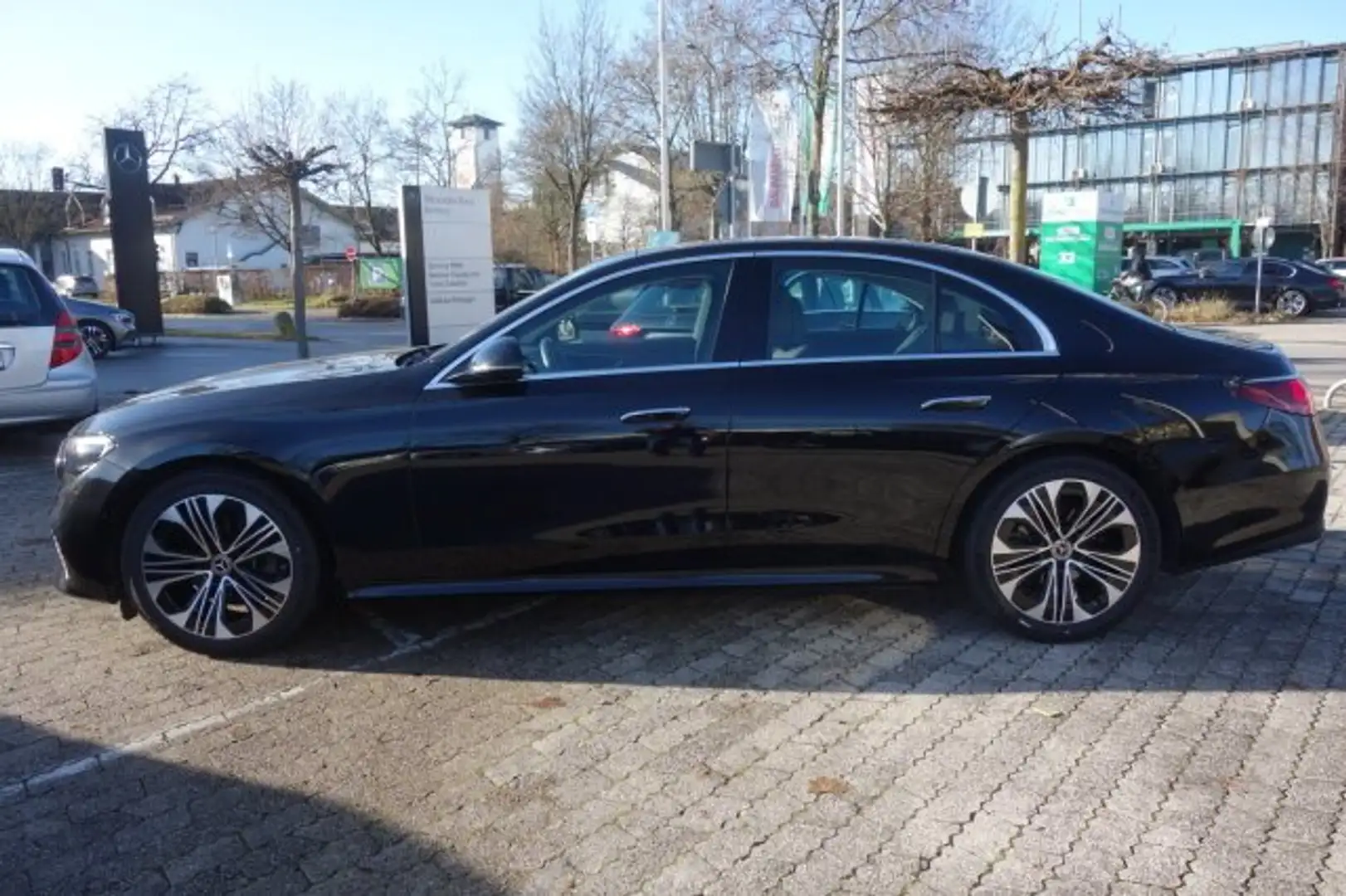 Mercedes-Benz E 220 E 220 d AVANTGARDE .PANO LED DISTRNIC KAMERA 19' Schwarz - 2