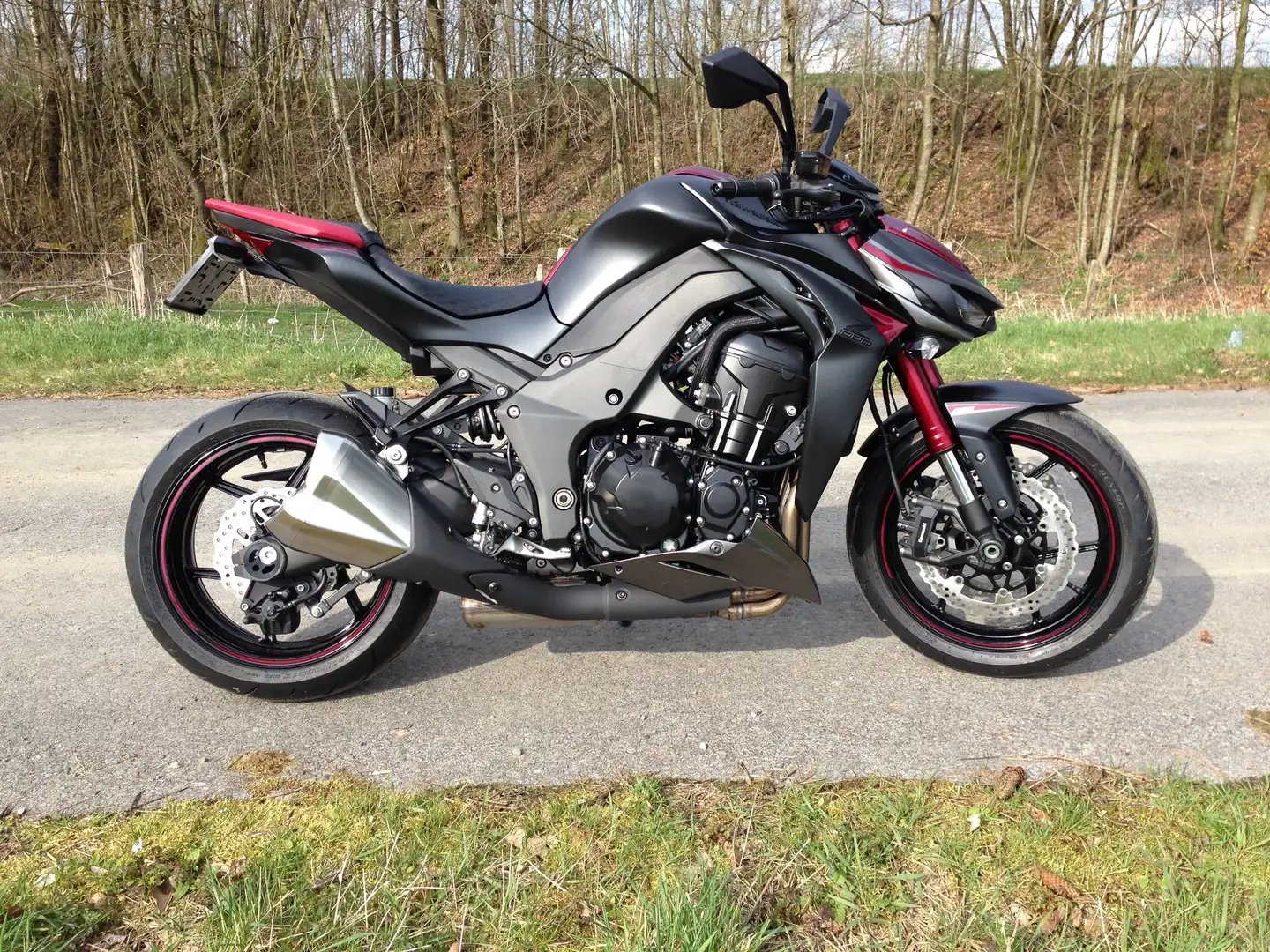 Kawasaki Z1000 SX Sugomi Gris - 1