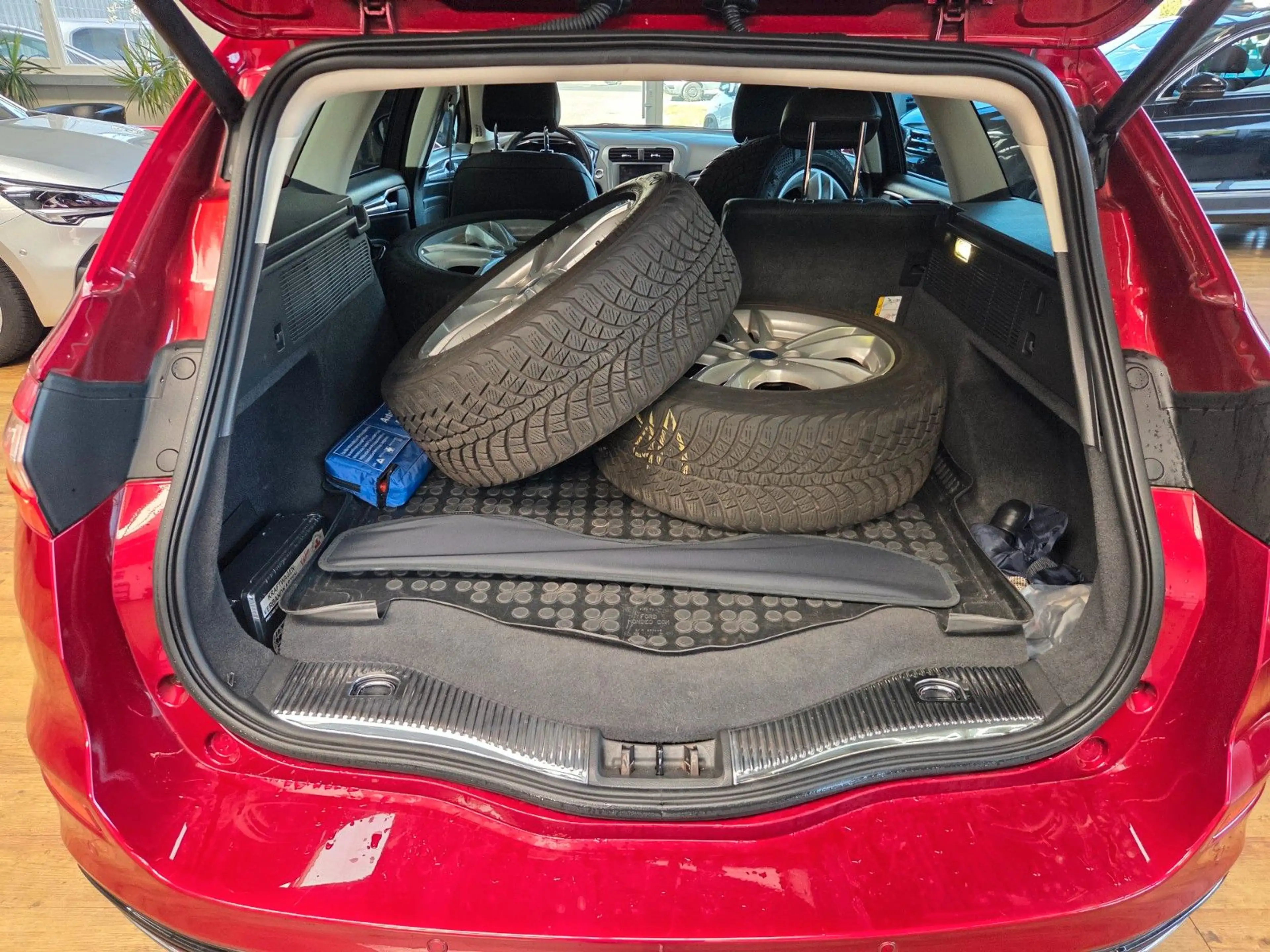 Ford Mondeo Turnier Titanium — photo 15