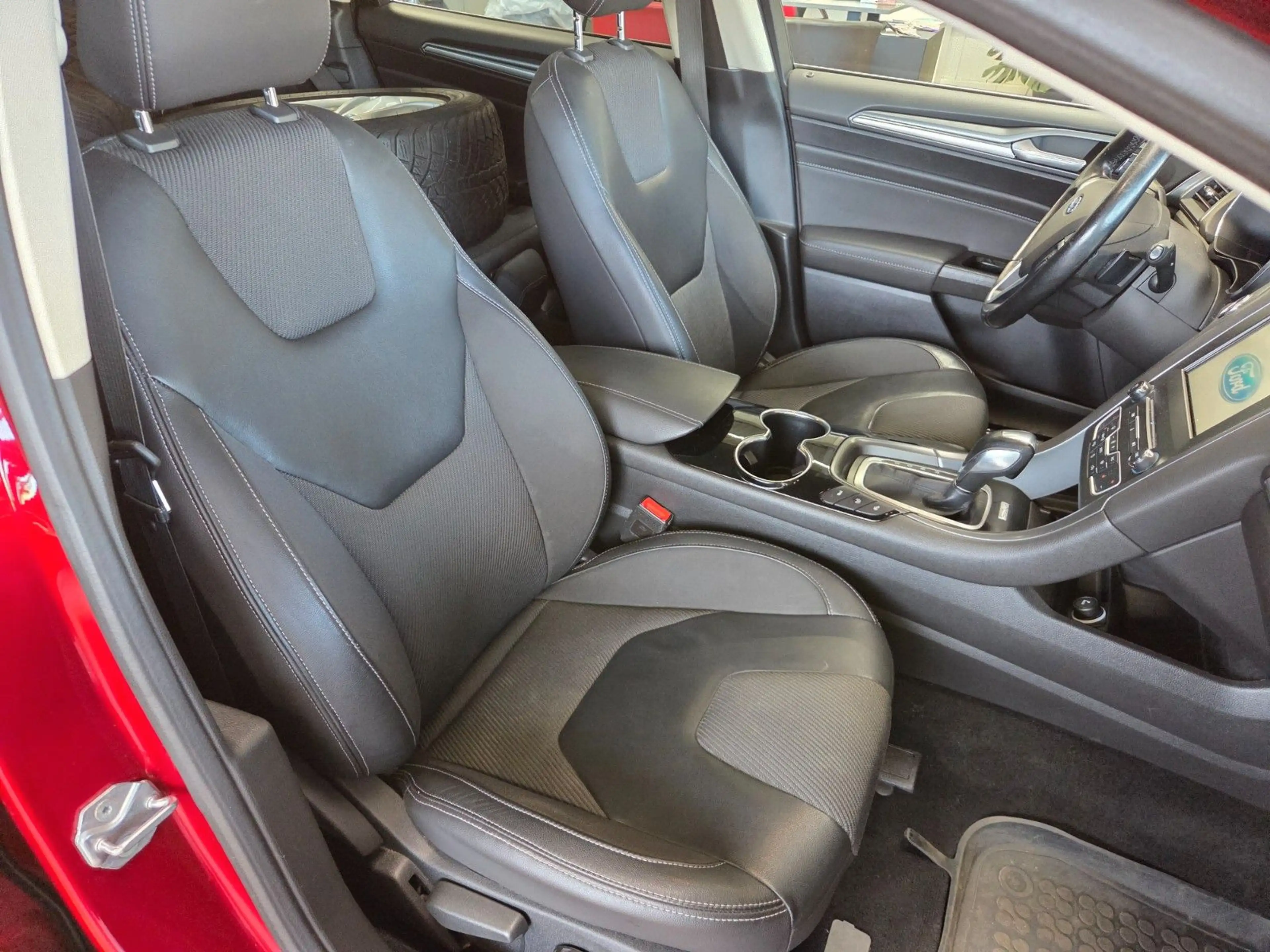 Ford Mondeo Turnier Titanium — photo 7