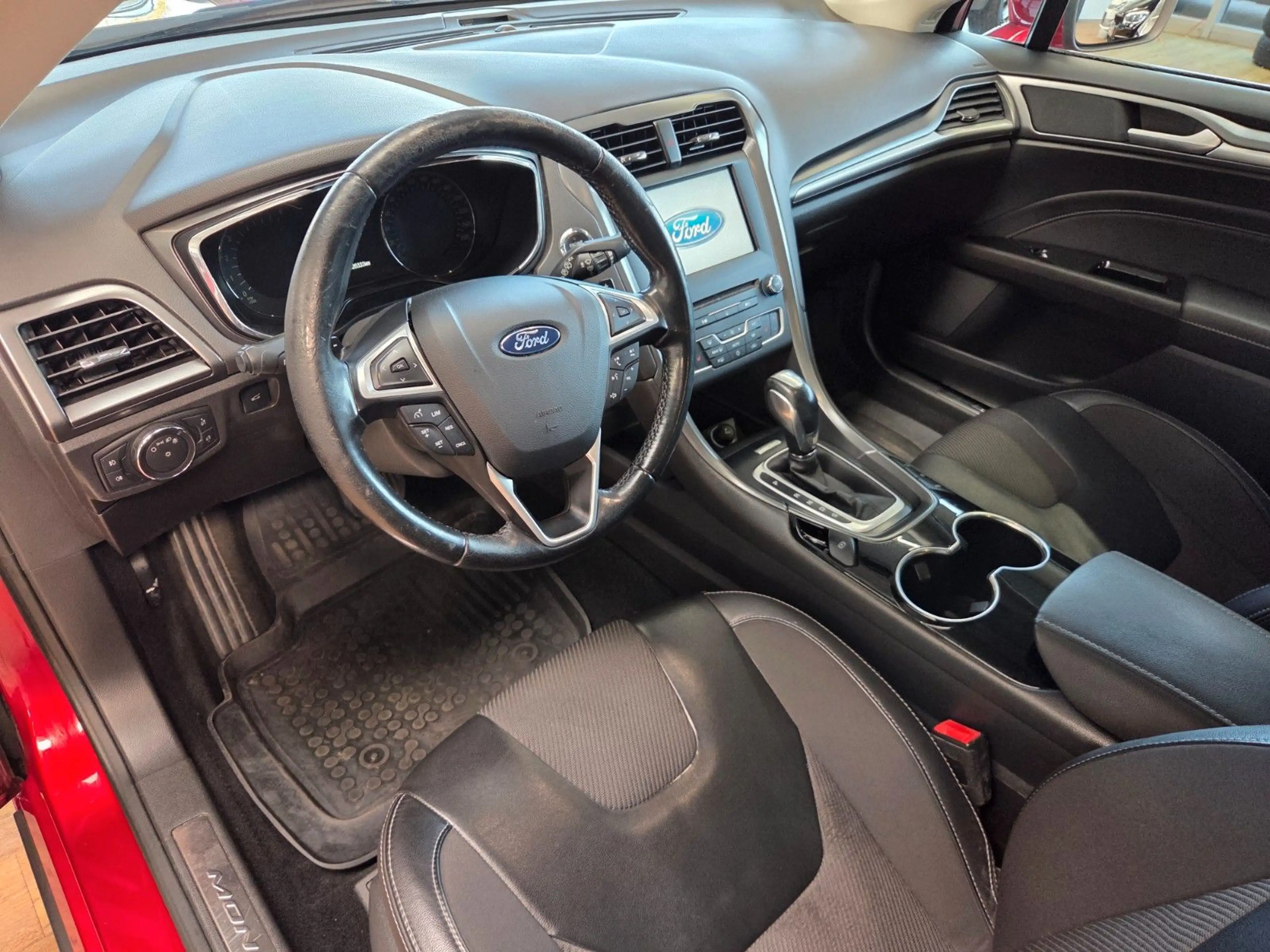 Ford Mondeo Turnier Titanium — photo 10