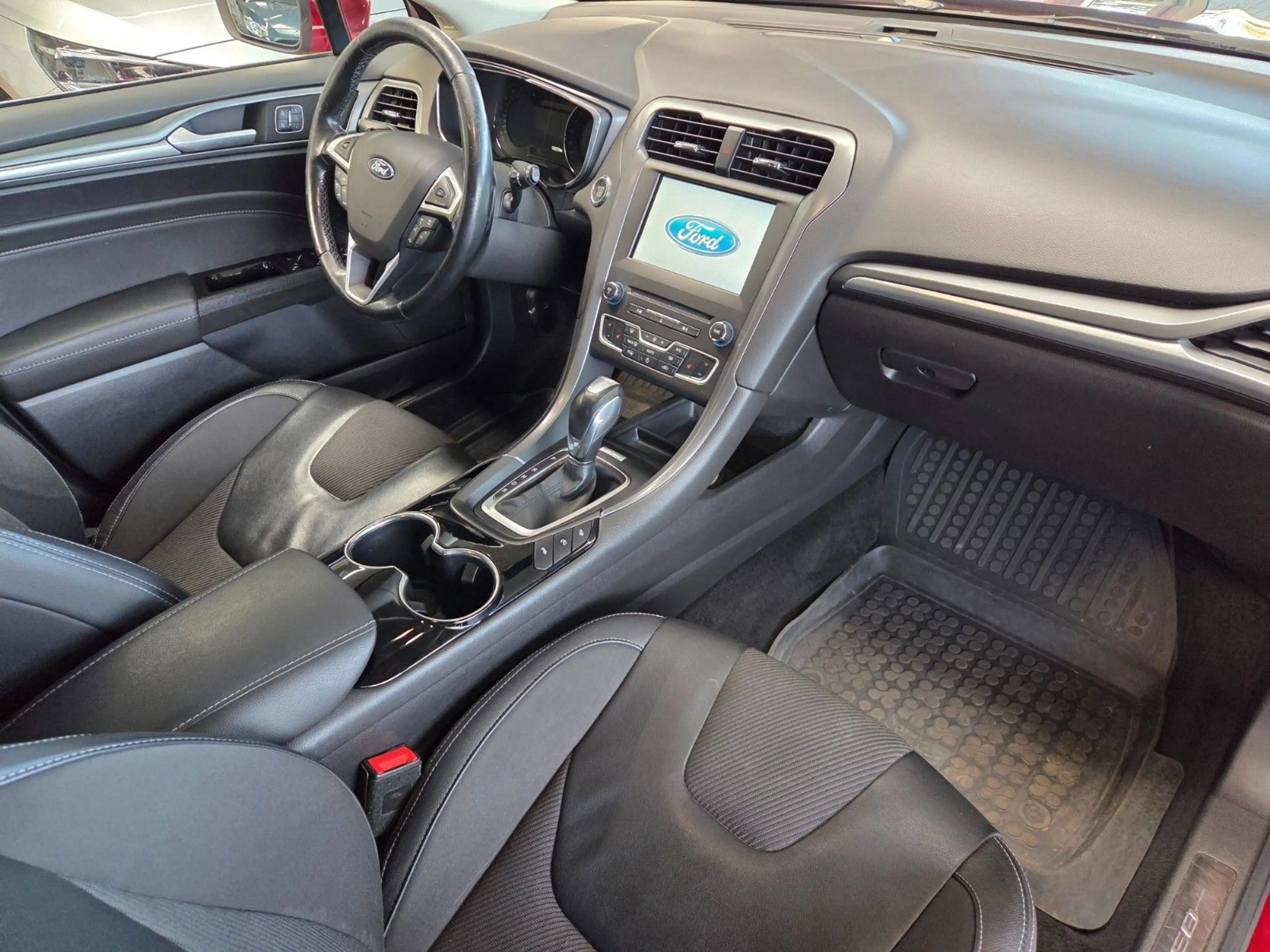 Ford Mondeo Turnier Titanium — photo 8