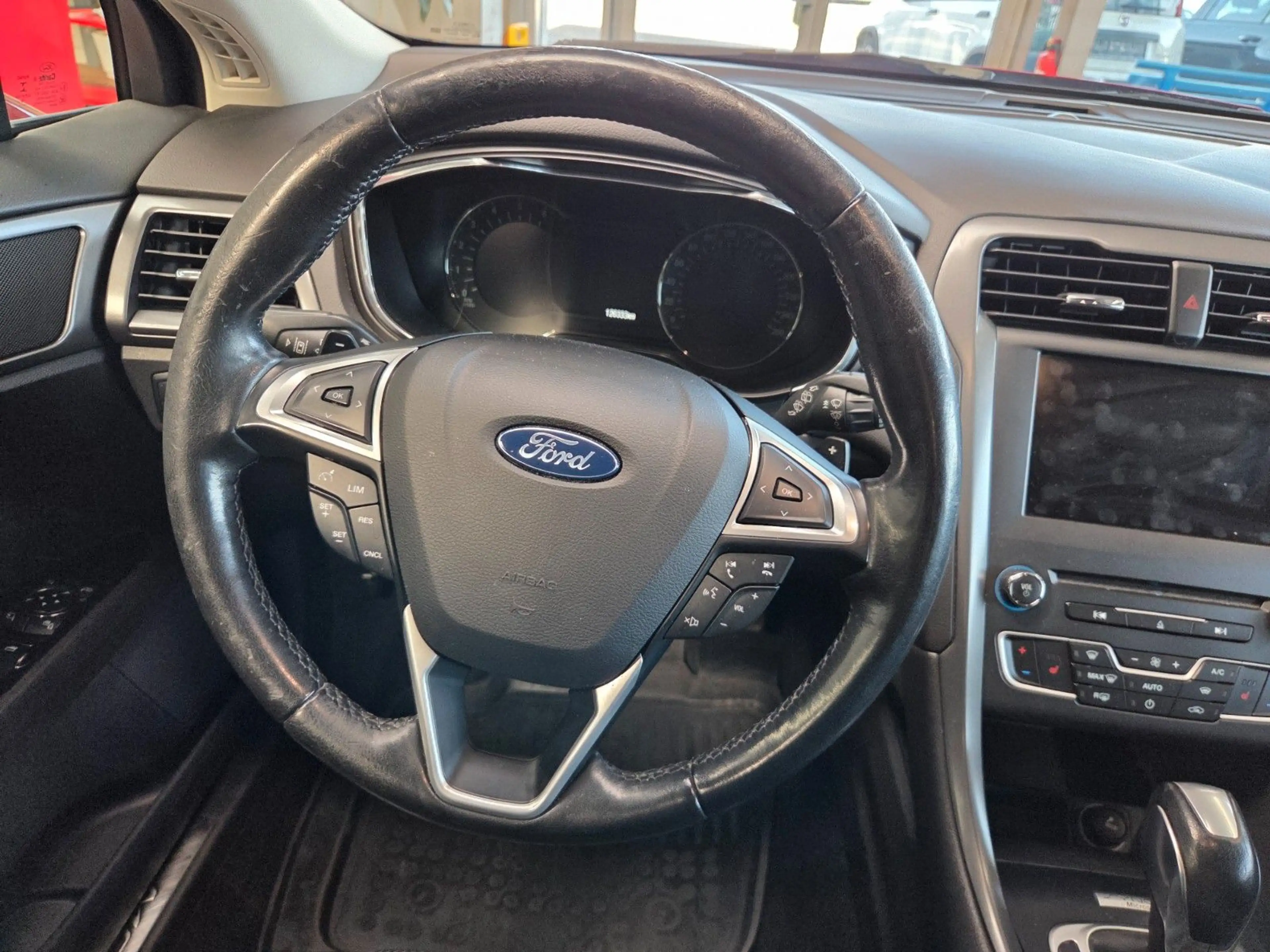 Ford Mondeo Turnier Titanium — photo 14