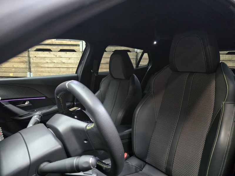Peugeot e-2008 EV GT 54 kWh Navi LED Clima Cruise Camera LM — photo 6