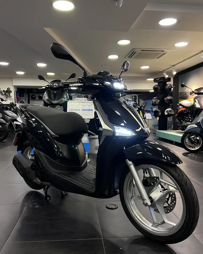 Piaggio Liberty 125 Negro - 1