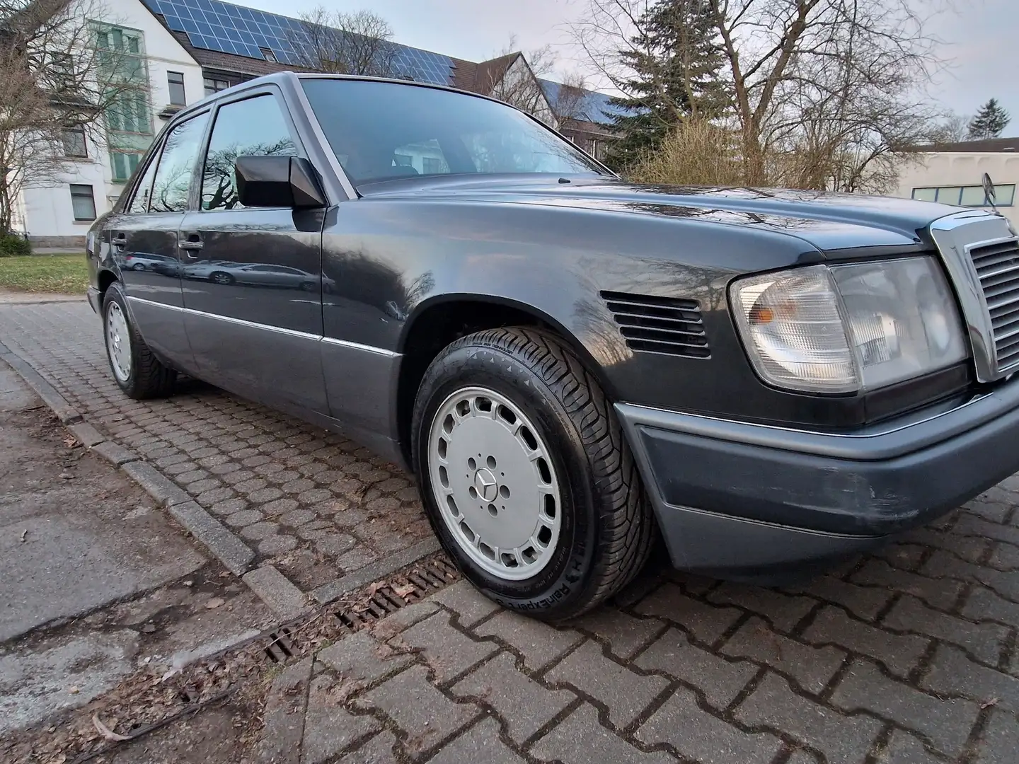 Mercedes-Benz E 250 D Turbo Automatik u. H. / Ken. - 1