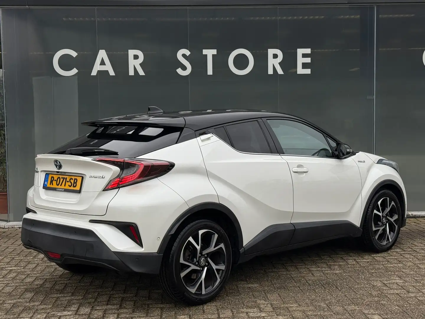 Toyota C-HR 1.8 Hybrid Adventure Bi-Tone JBL|Dealer Onderhoude Weiß - 2