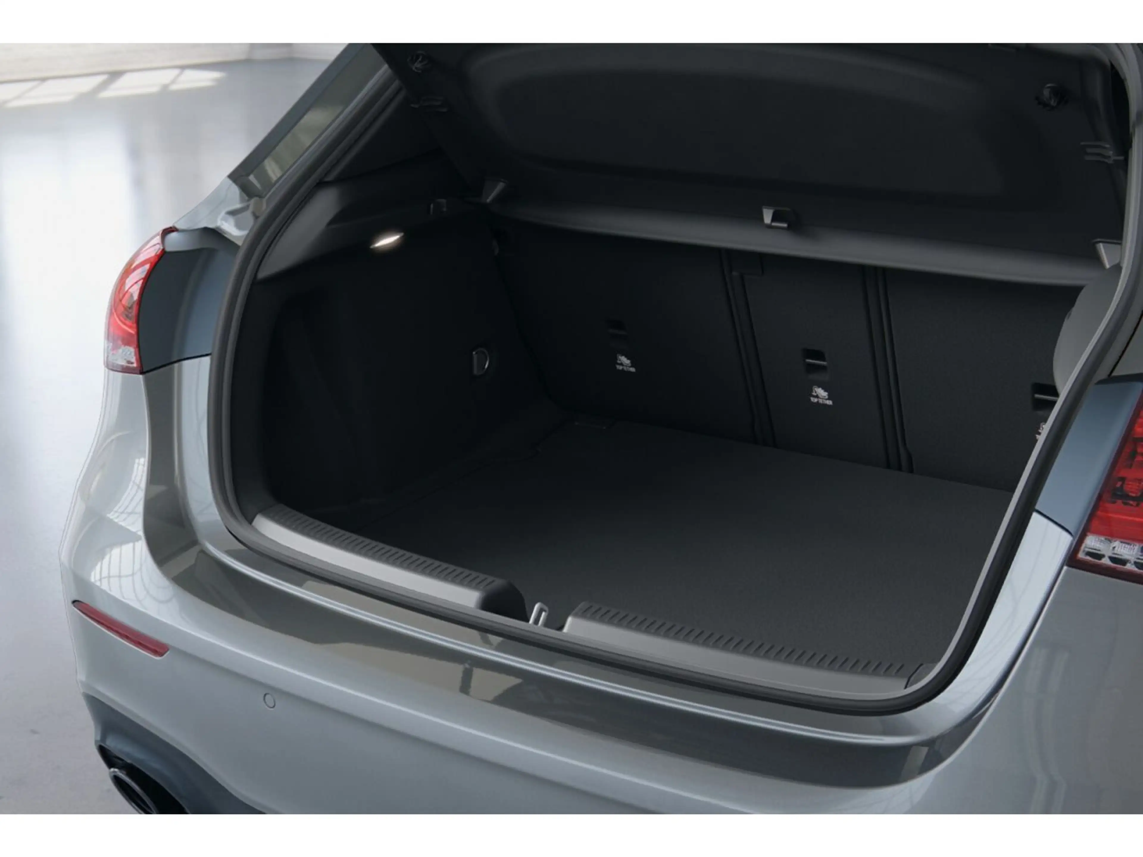 Mercedes-Benz A 35 AMG 4MATIC MULTIBEAM LED Ambiente 19" — photo 11