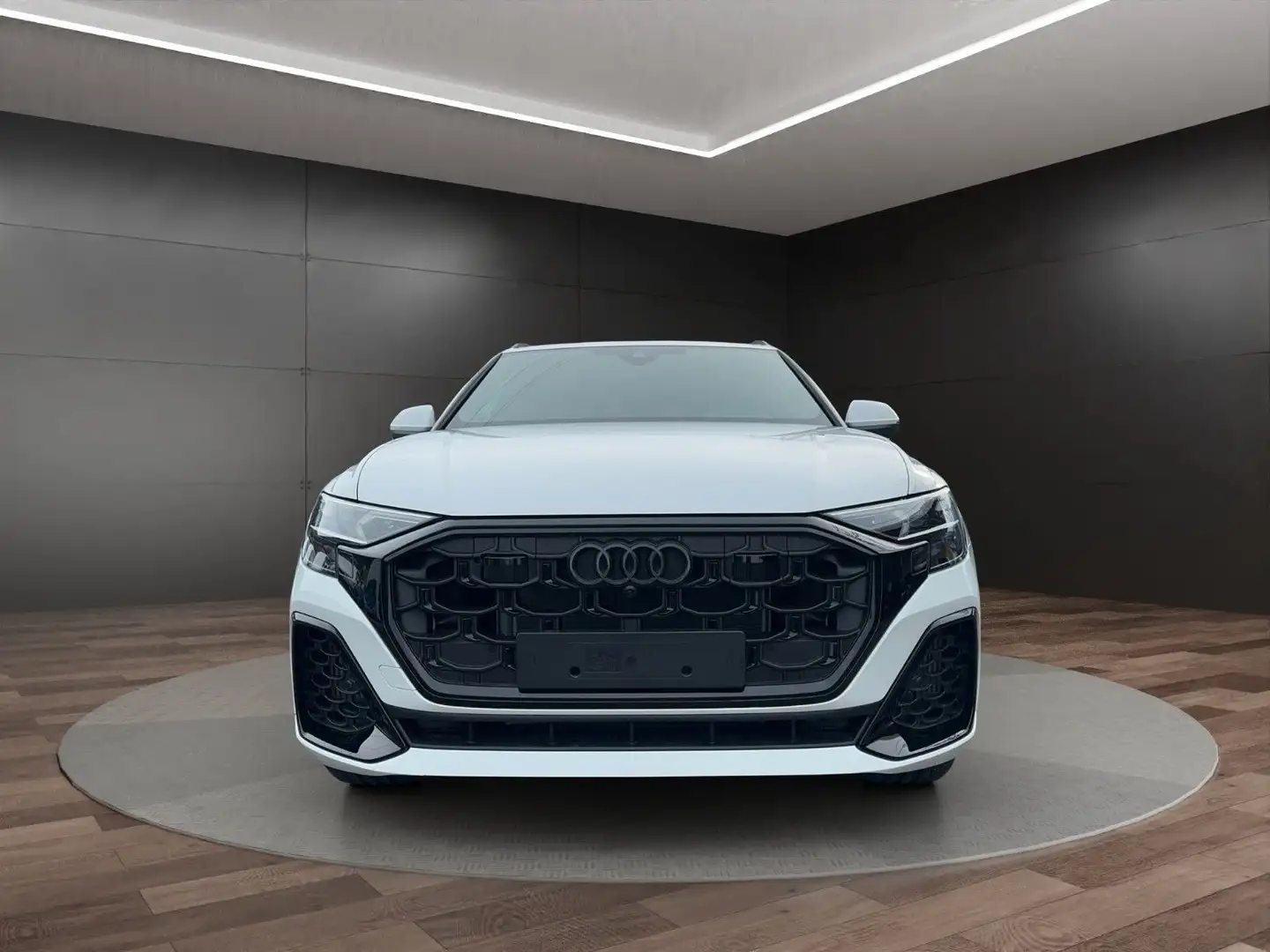 Audi Q8 55 TFSI Facelift/-28%/SLine/Priv/Pan/Mtx/23 Negro - 2