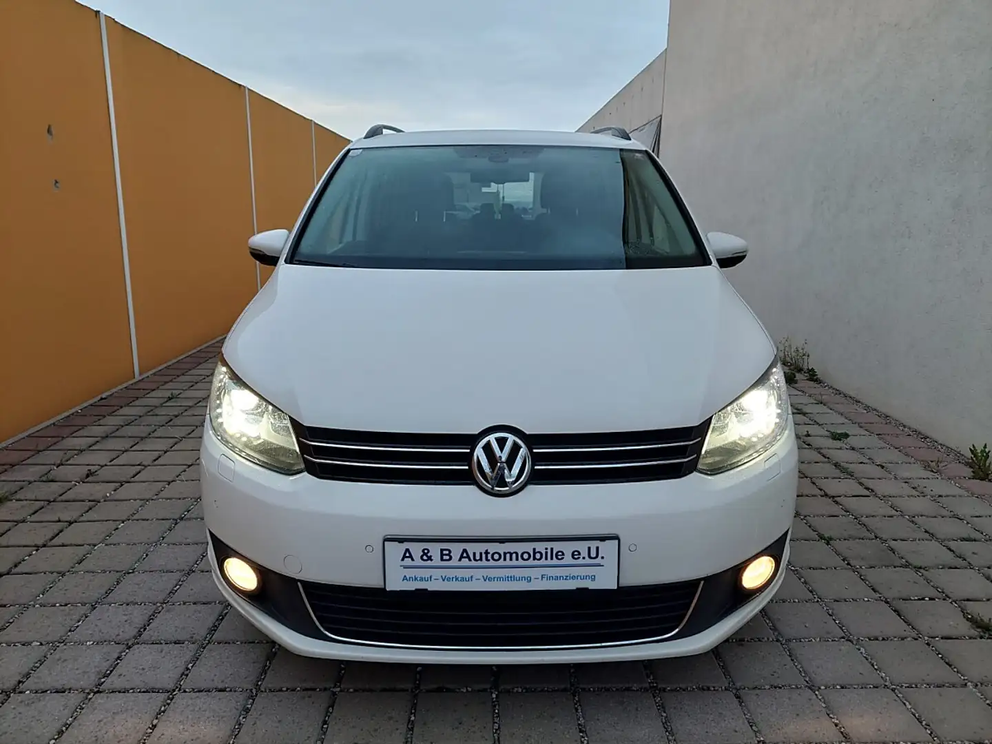 Volkswagen Touran Weiß - 2