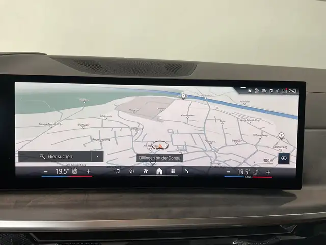 BMW X7 view 5