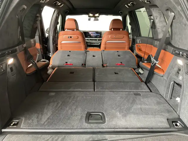 BMW X7 view 13