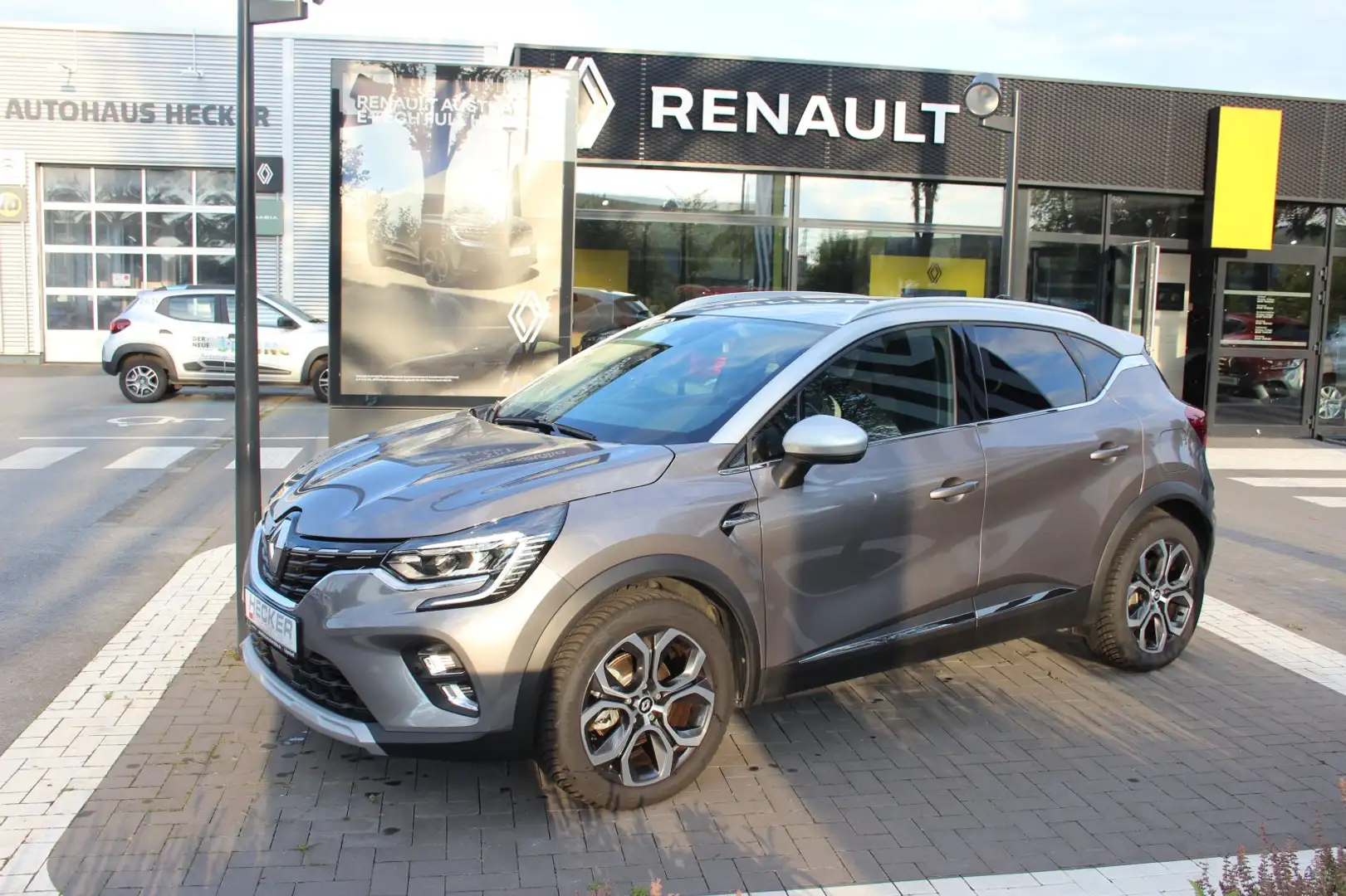 Renault Captur II 1.6 E-TECH Plug-in Hybrid 160 Techno (EU Grau - 1
