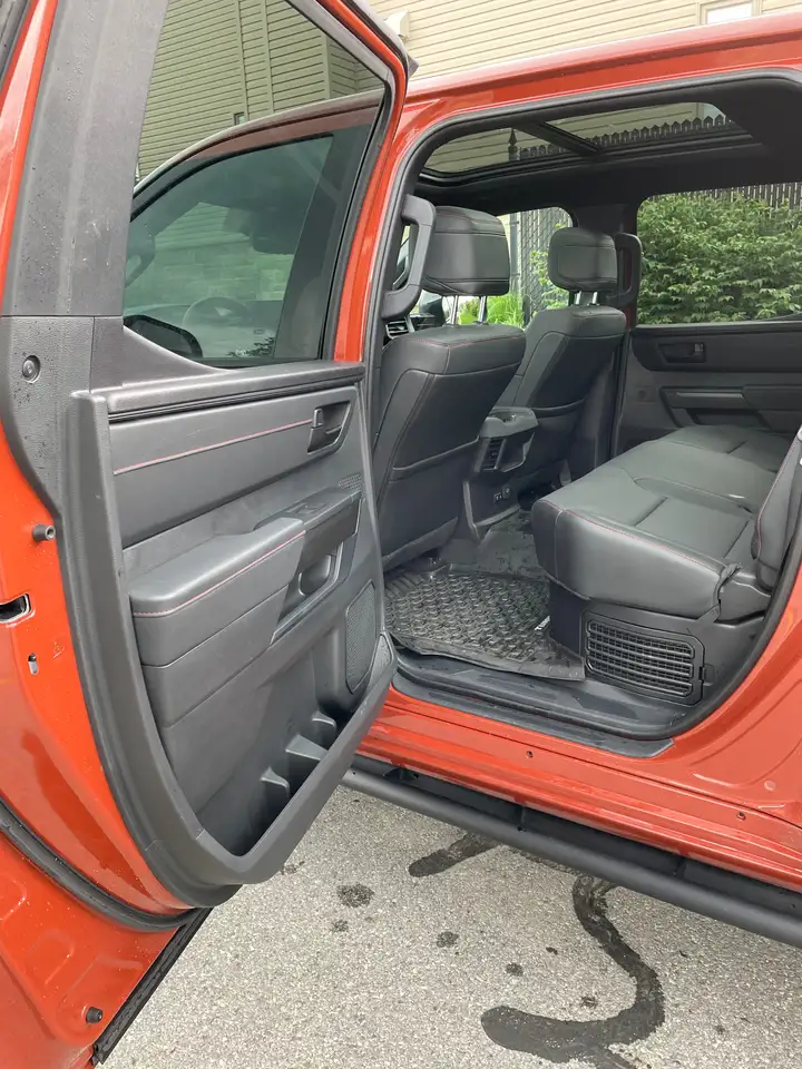 Toyota Tundra снимка Toyota Tundra