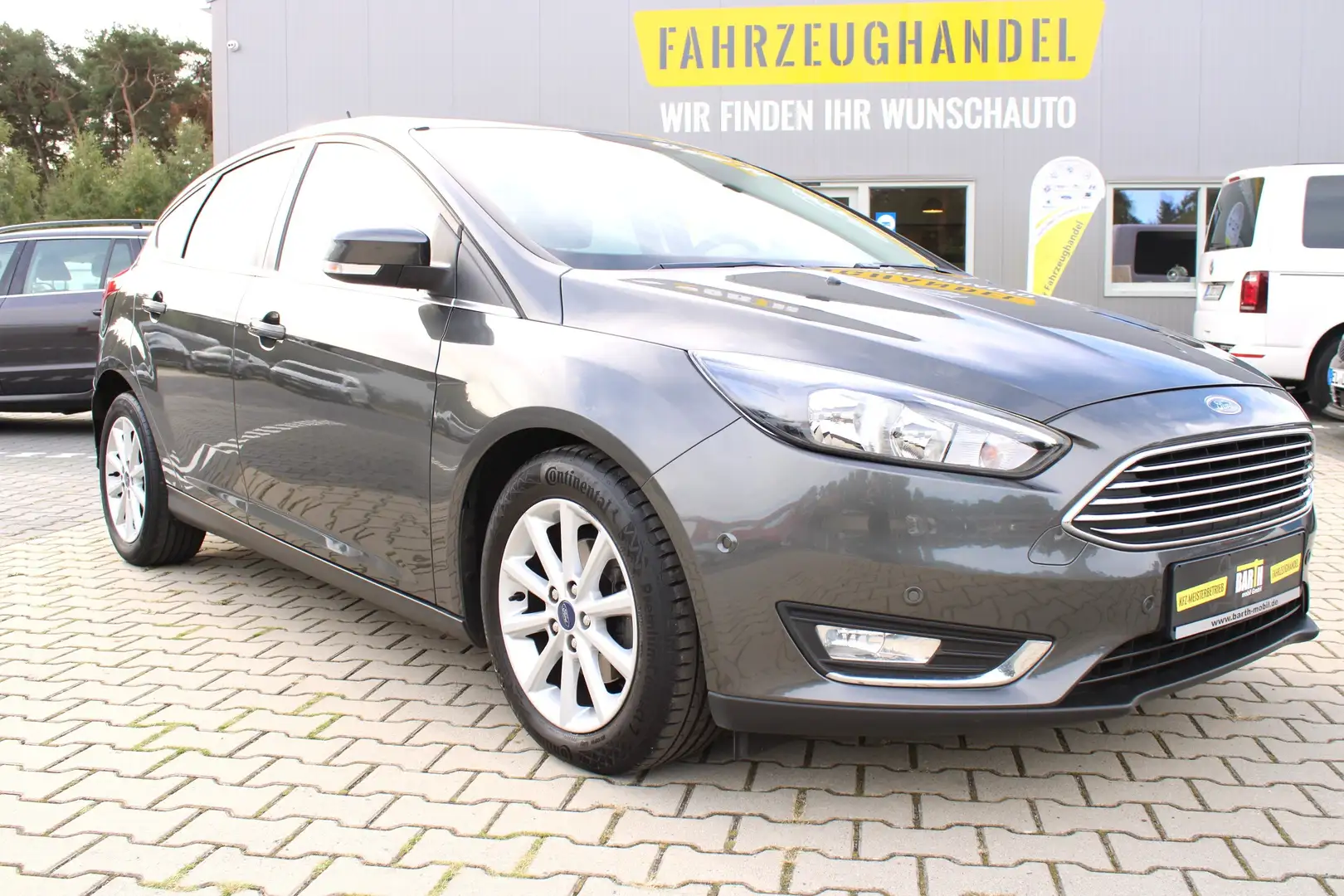 Ford Focus Titanium Eco Boost*PDC*KLIMA*TEMP.*NAVI*8xReifen* Grau - 2