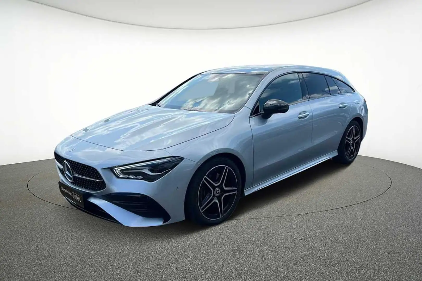 Mercedes-Benz CLA 200 Shooting Brake AMG Line - 1