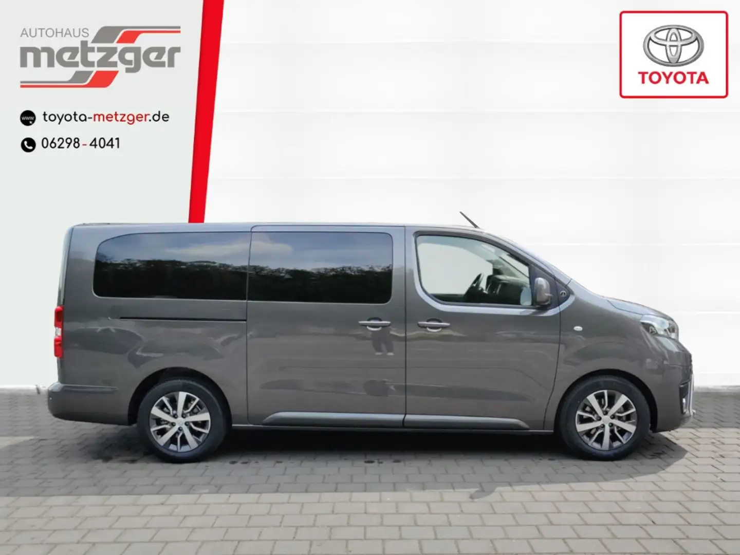 Toyota Proace Verso 2.0 Team D L2 Automatik +Navi Grau - 2