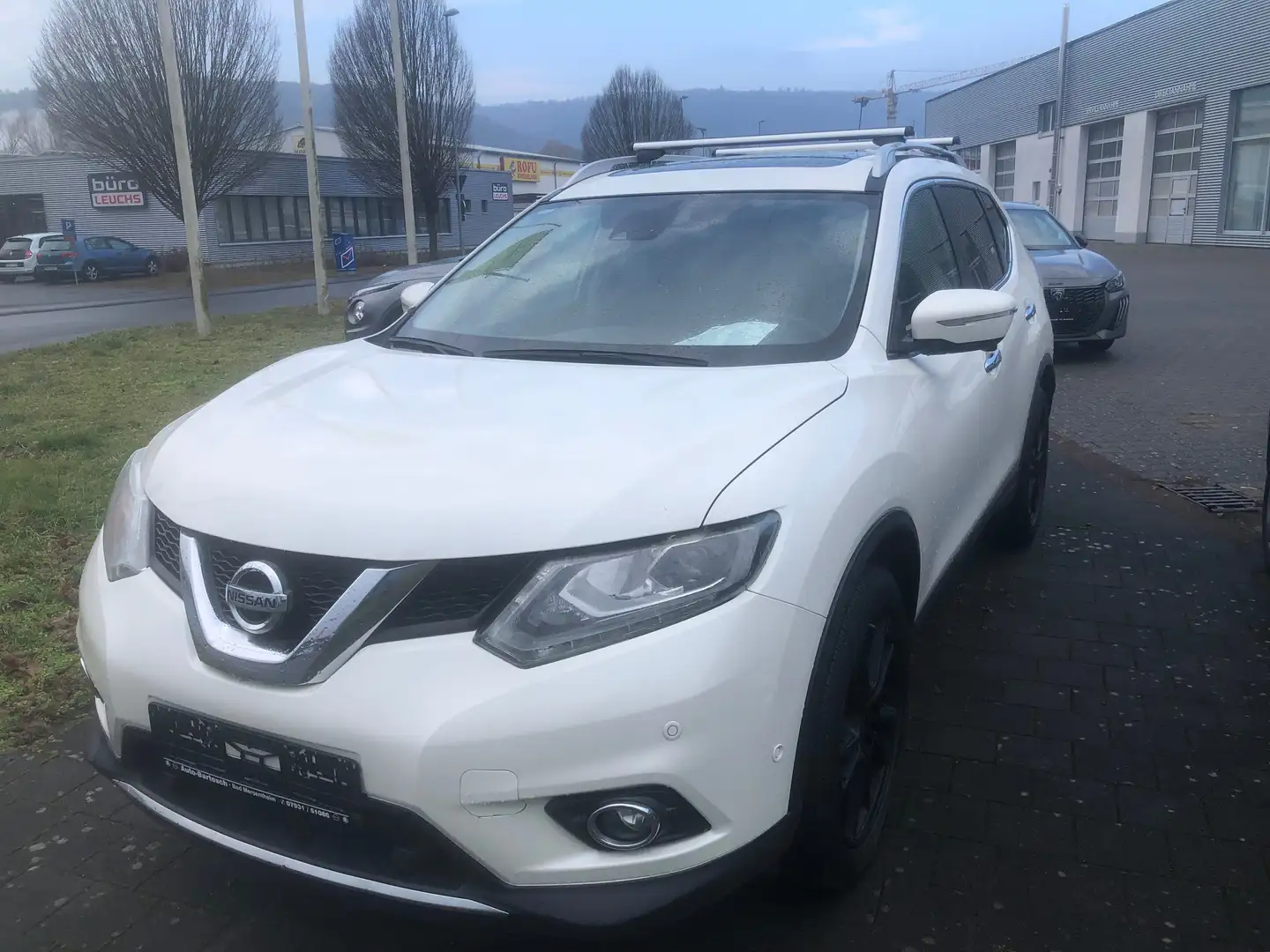 Nissan X-Trail Tekna Weiß - 1