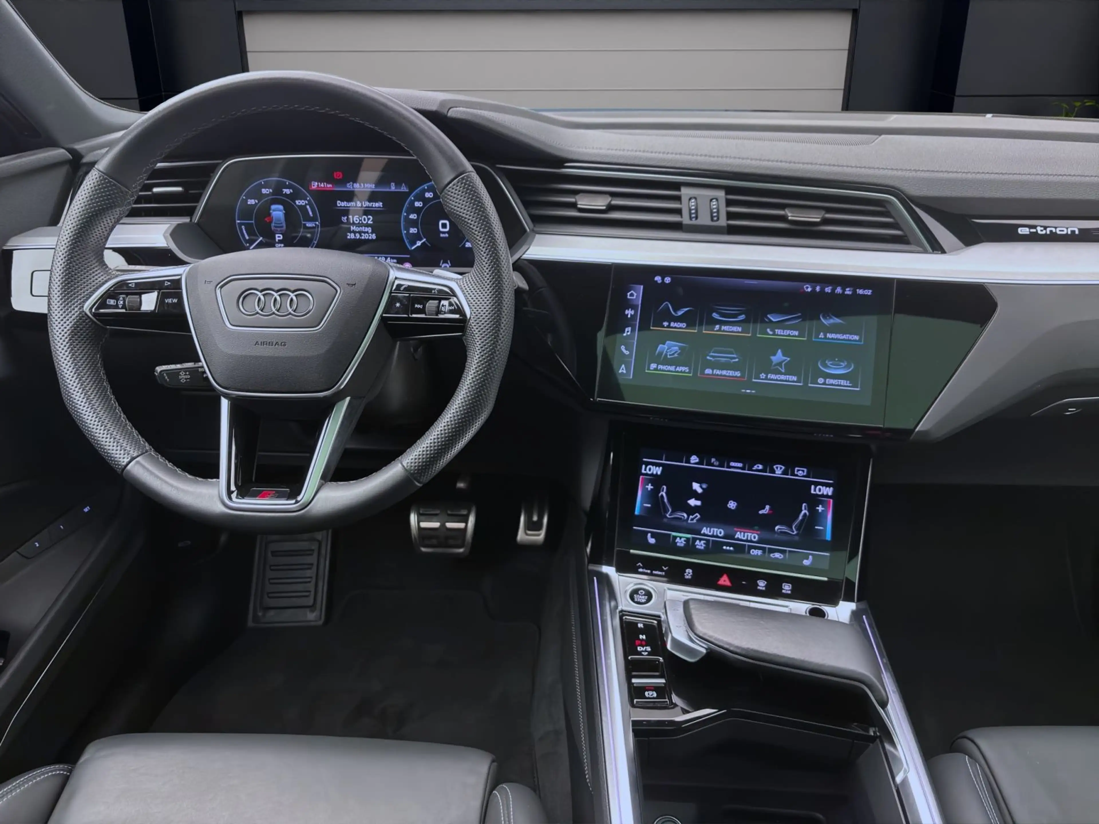 Audi Q8 e-tron 55 Q ADVANCED PANO NAVI B&O — photo 14