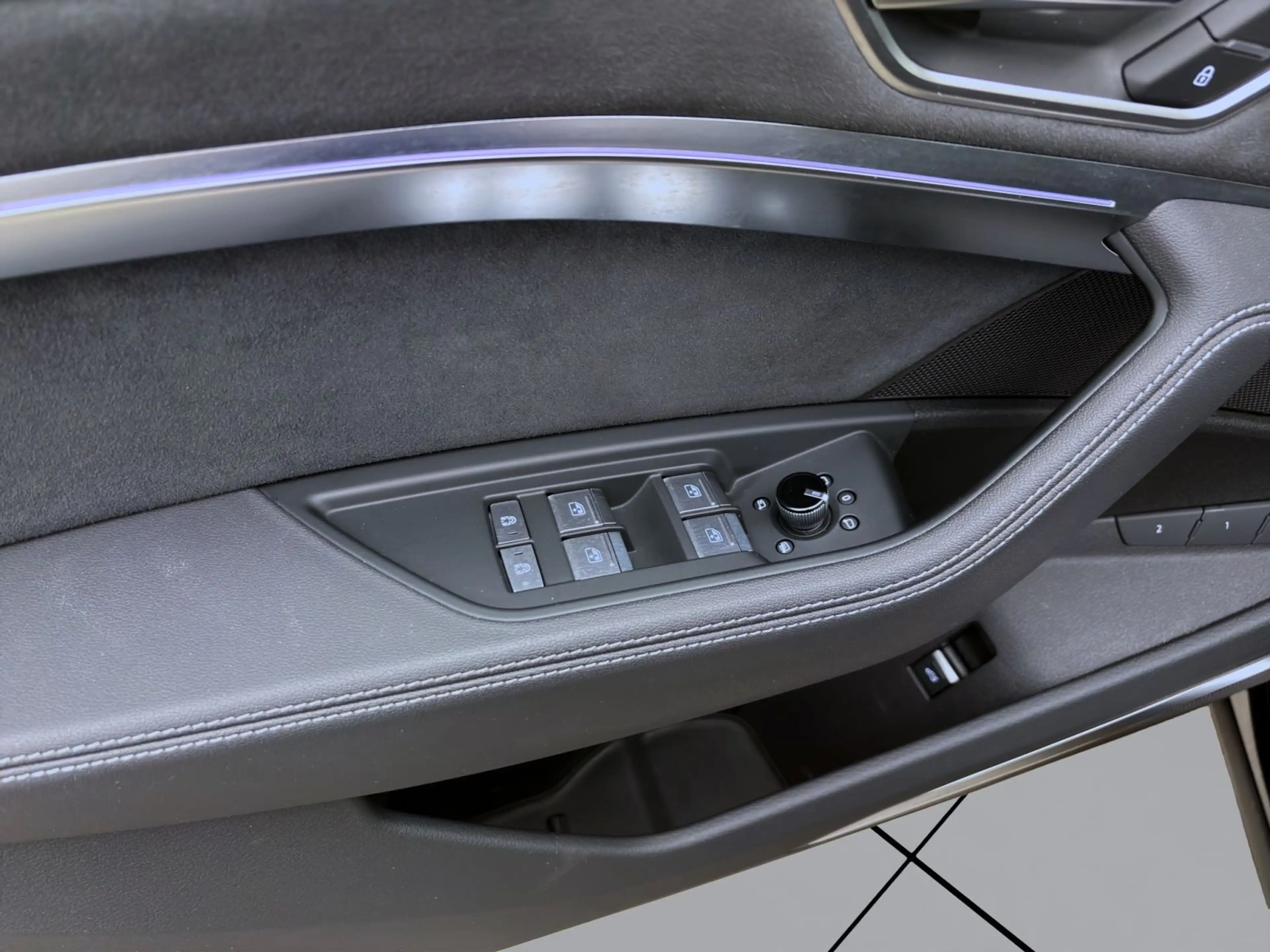 Audi Q8 e-tron 55 Q ADVANCED PANO NAVI B&O — photo 11