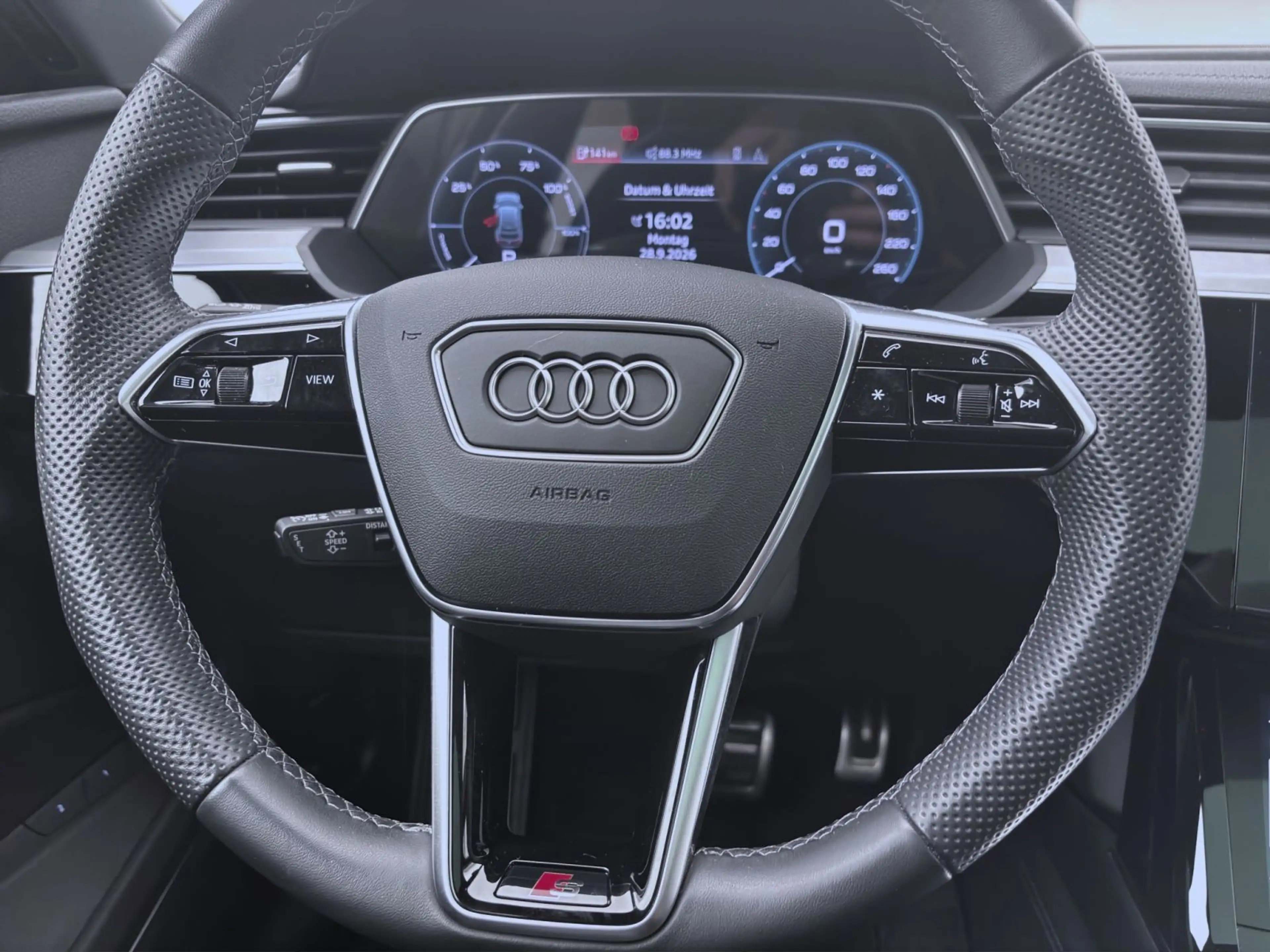 Audi Q8 e-tron 55 Q ADVANCED PANO NAVI B&O — photo 13