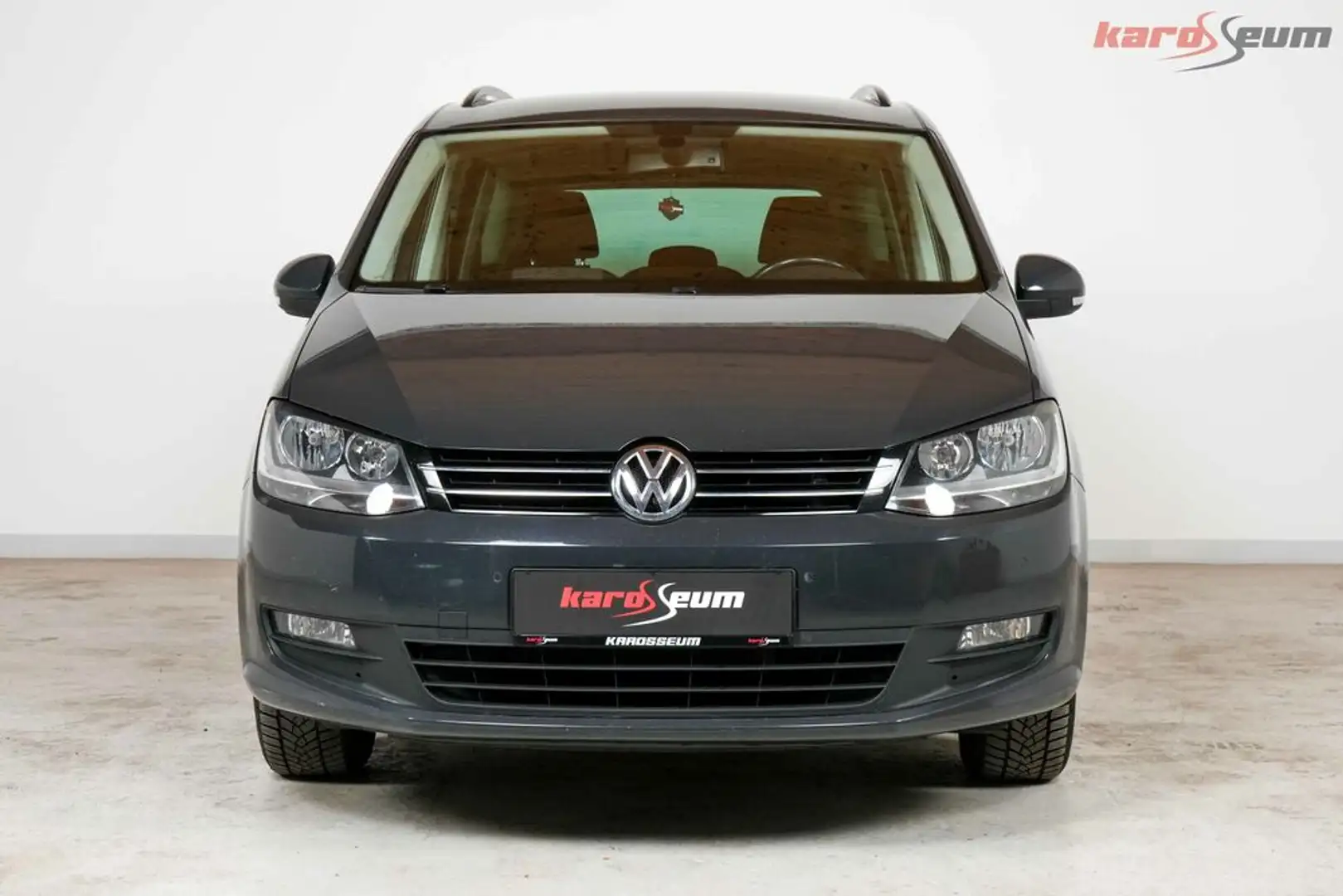 Volkswagen Sharan Trendline 2.0 *SHZ*TEMPO*3ZONE*PDC*USB* Grijs - 2