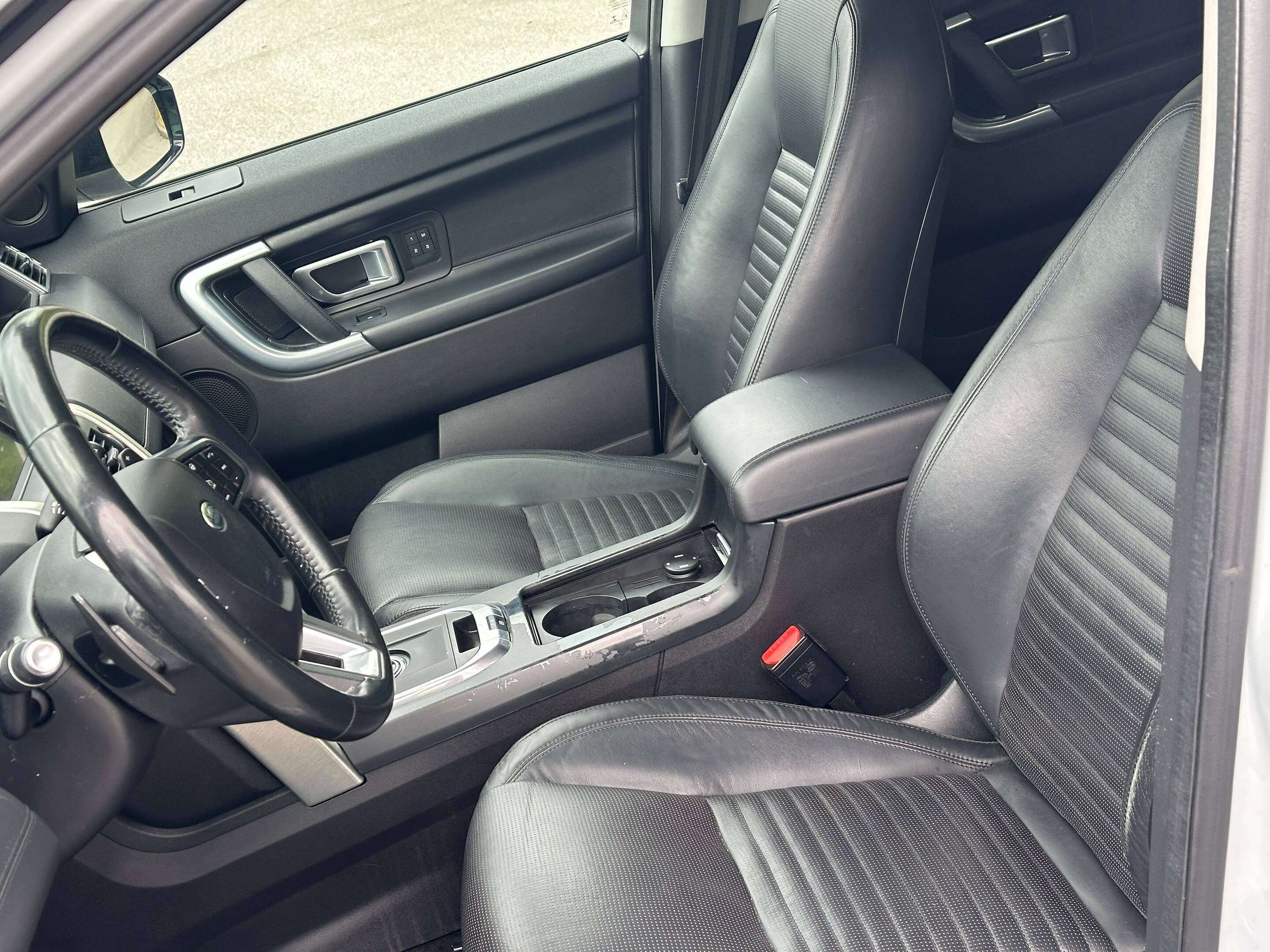 2016 Land Rover Discovery Sport HSE Luxury | 7 seater | BC Local | just serviced — снимка 1