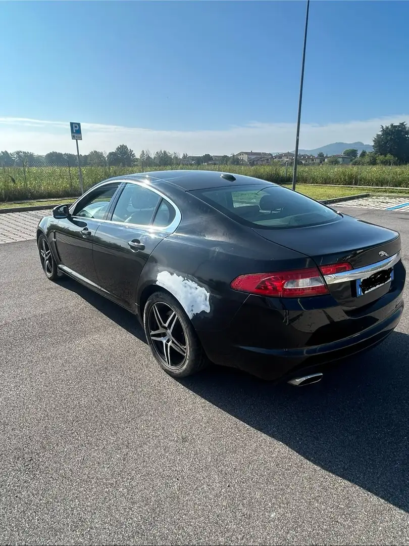 Jaguar XF 2.7d Premium Luxury auto Nero - 2