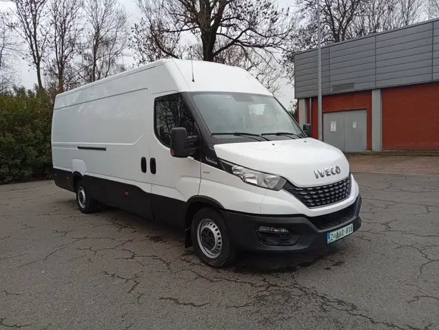 Iveco Daily 35S16 // automatique // 147.000 km // L4H2