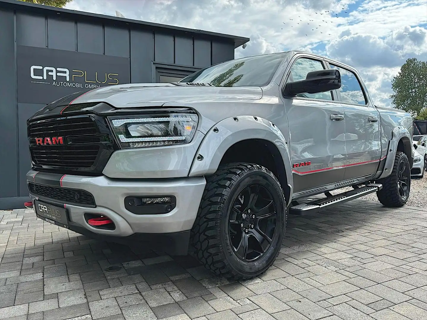 Dodge RAM 5.7 V8 HEMI SPORT Offroad NIGHT 4x4 LED Argent - 1
