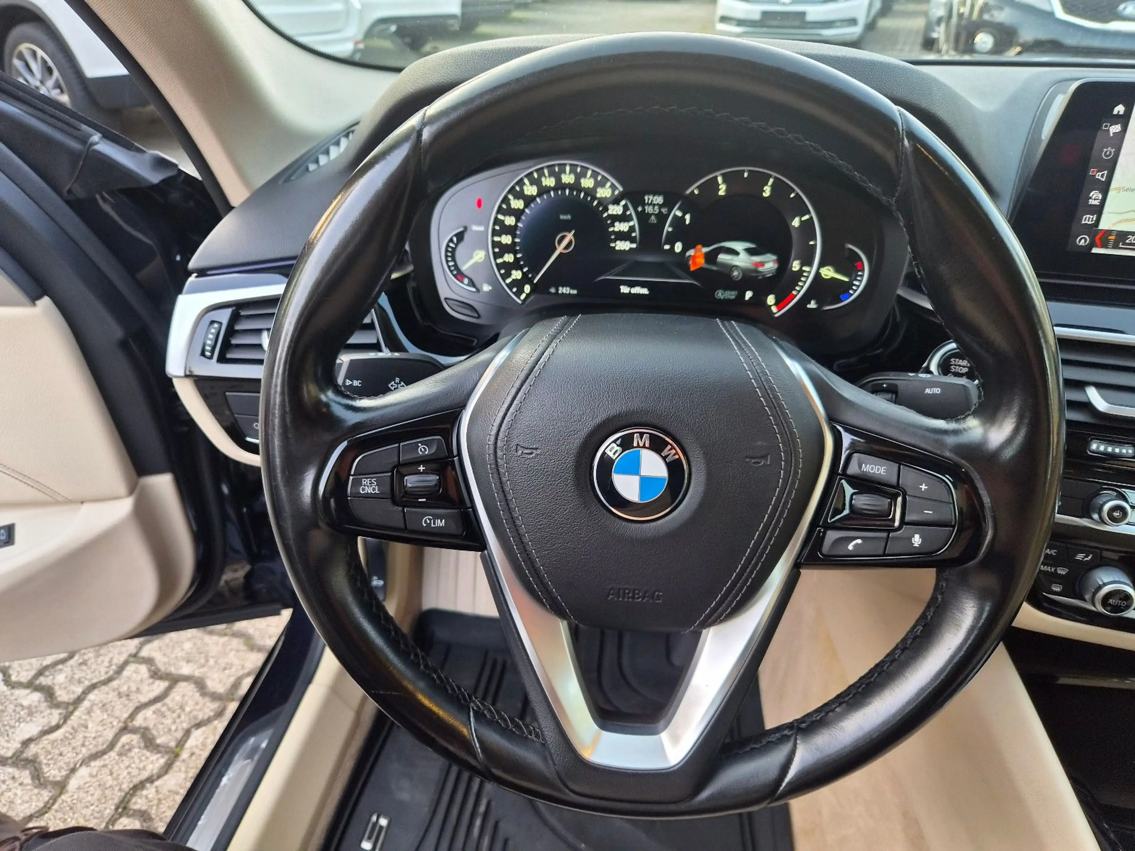 BMW 530 d *NAVI/PDC/Sitzhzg.* — photo 11