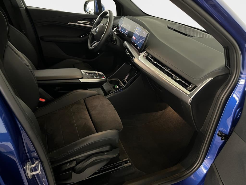 BMW 218 M Sport — photo 14