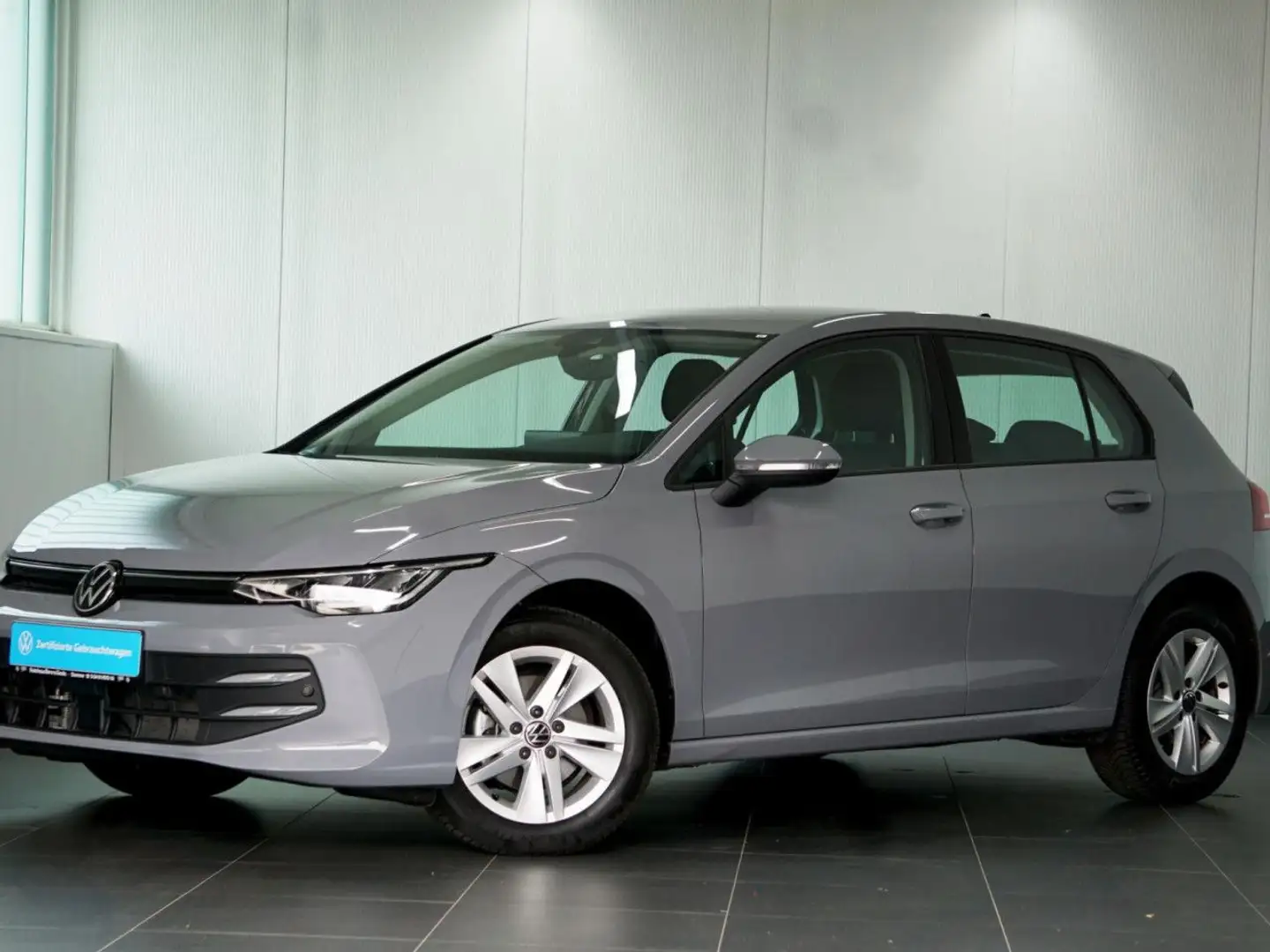 Volkswagen Golf Life 1.5 eTSI 7-Gang DSG Bluetooth LED Klima Grijs - 2