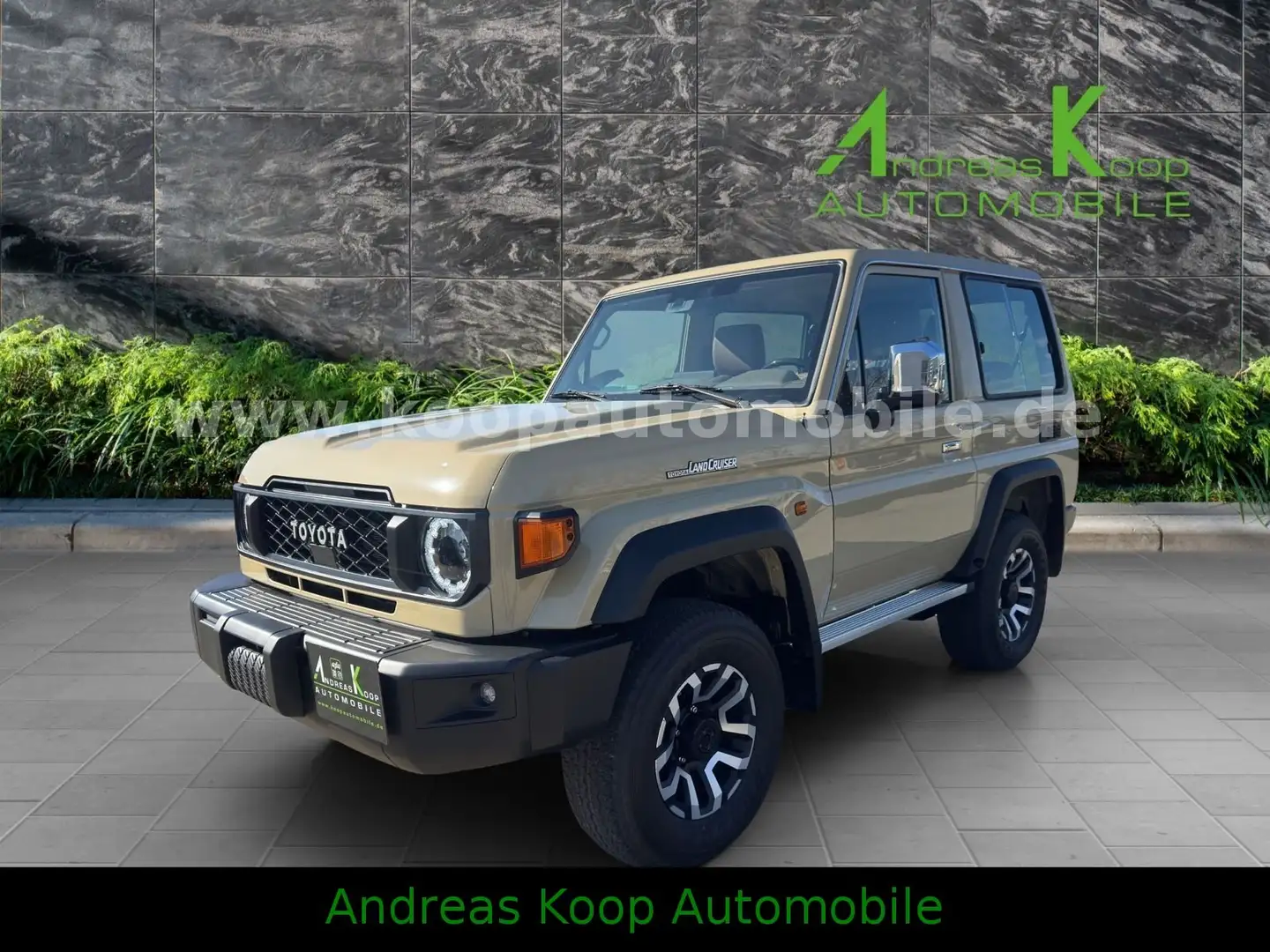 Toyota Land Cruiser GRJ 71 SDLX+ Autom LED Leder SOFORT Beige - 1