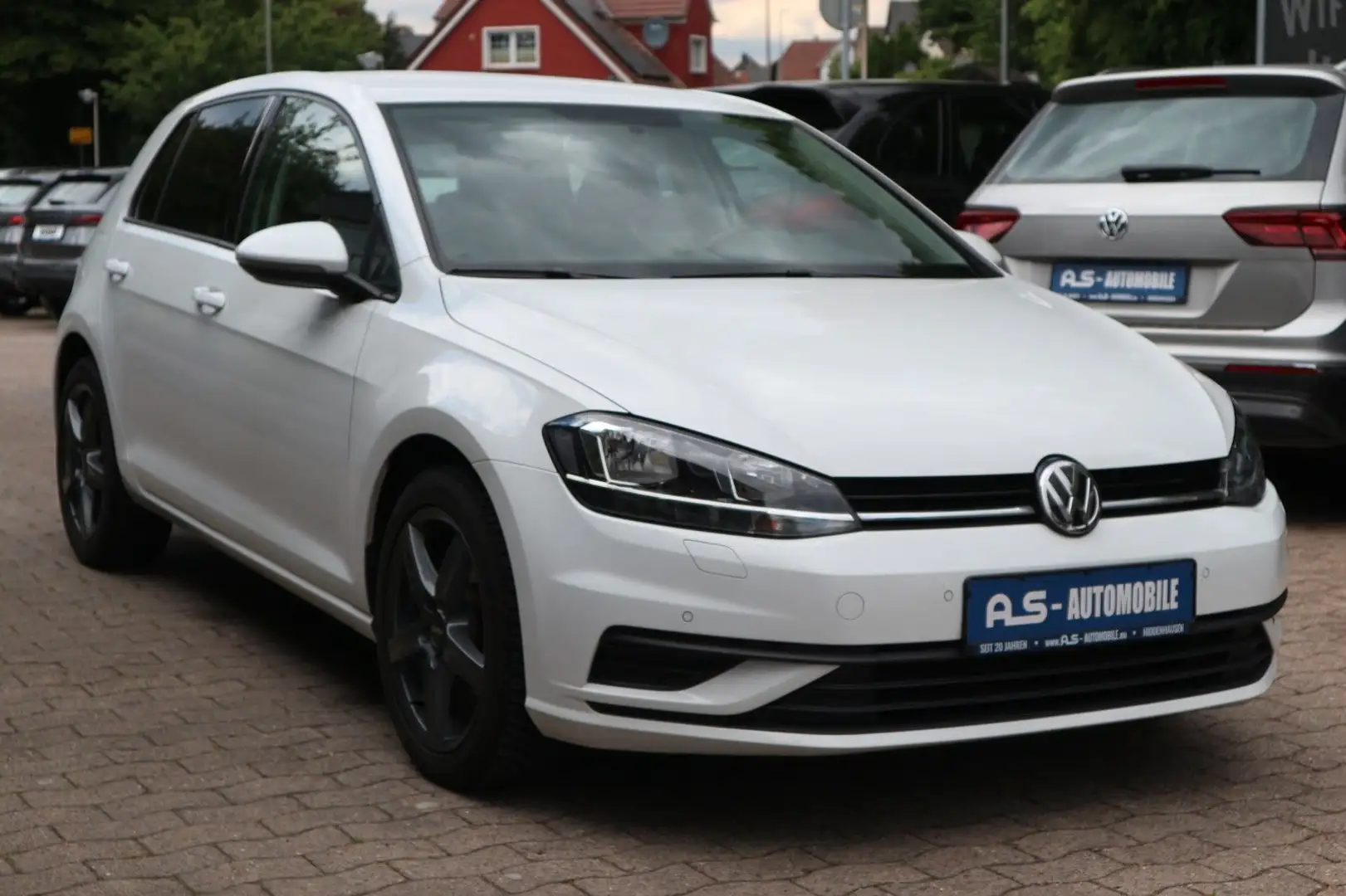 Volkswagen Golf VII Lim. Trendline BMT *2.HD/DSG/PDC/KLIMA* Blanc - 1