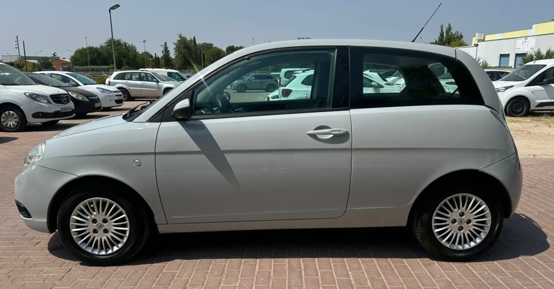 Lancia Ypsilon 1.2 8v Oro Gris - 2