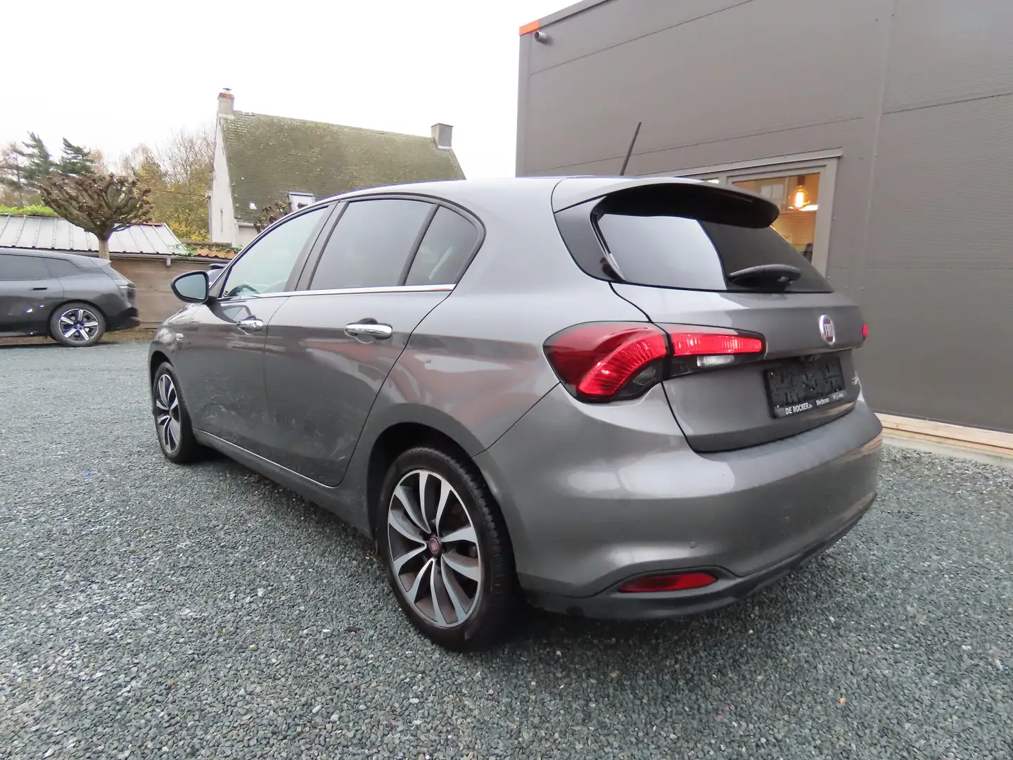 Fiat Tipo Tipo 1.6 MultiJet DCT Lounge Grau - 2