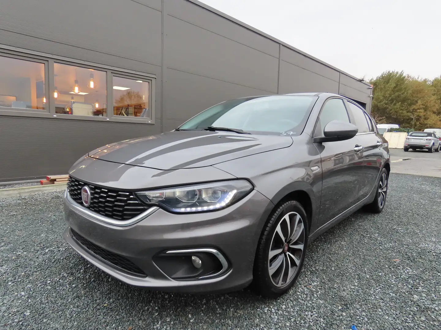 Fiat Tipo Tipo 1.6 MultiJet DCT Lounge Grau - 1