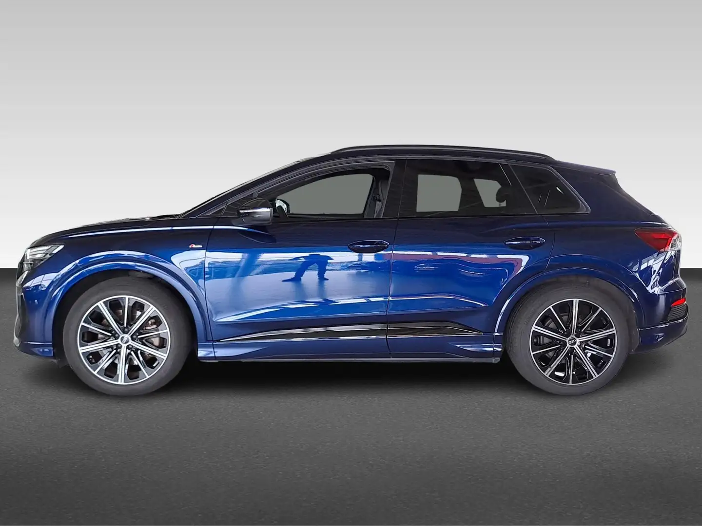 Audi Q4 e-tron 40 e-tron 77kWh 204pk Launch Edition S Competition Blauw - 2